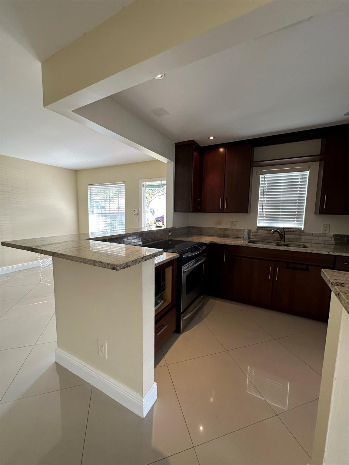 LOCH LOMOND SEC 3 - Residential Lease