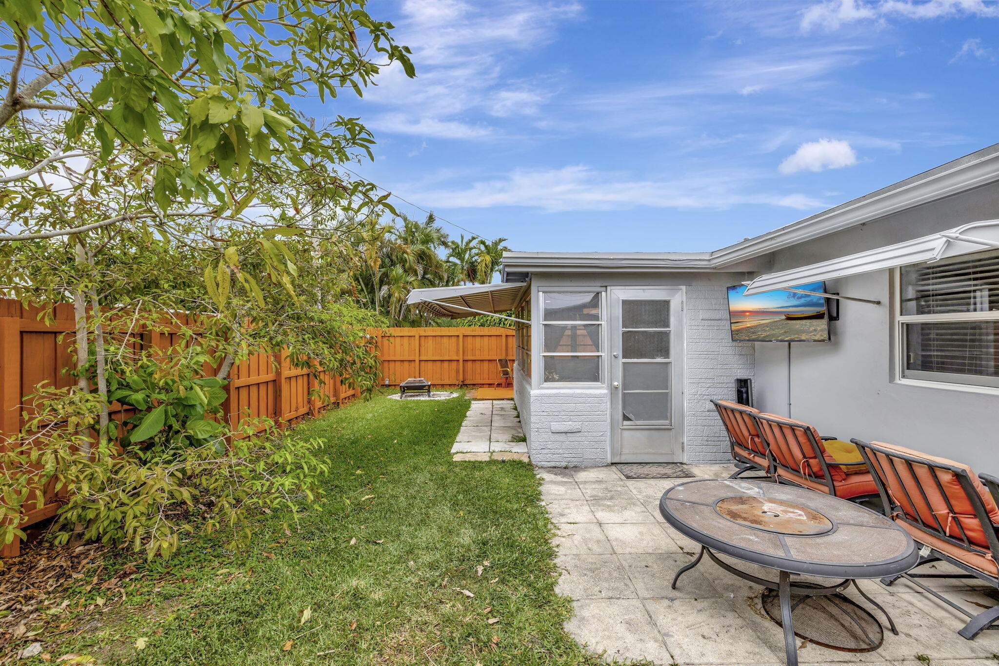 TAMARAC LAKES SOUTH - Residential Lease
