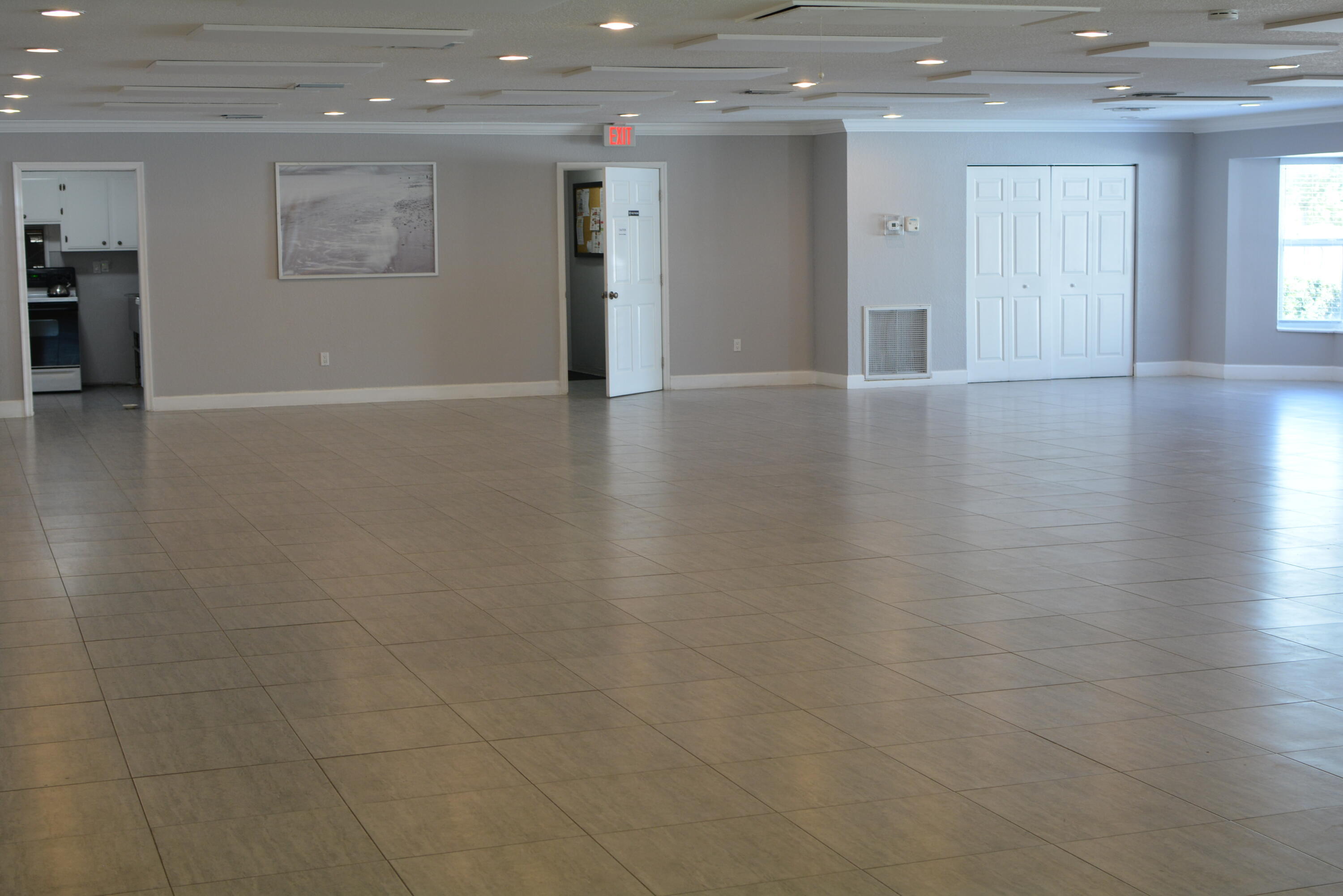 TAMARAC LAKES SOUTH - Residential Lease