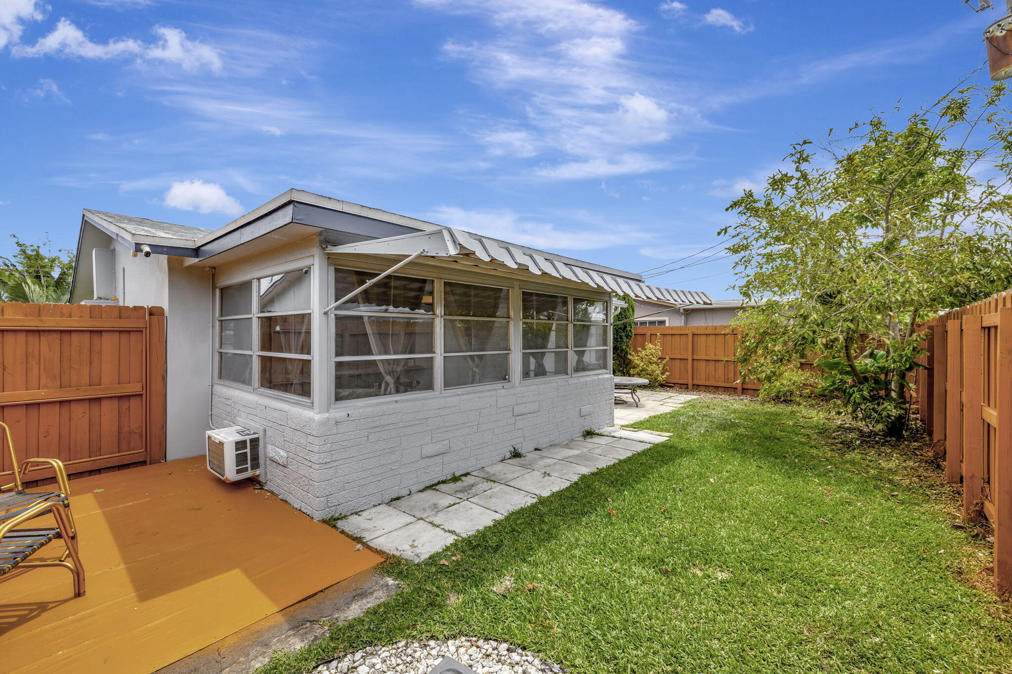 TAMARAC LAKES SOUTH - Residential Lease