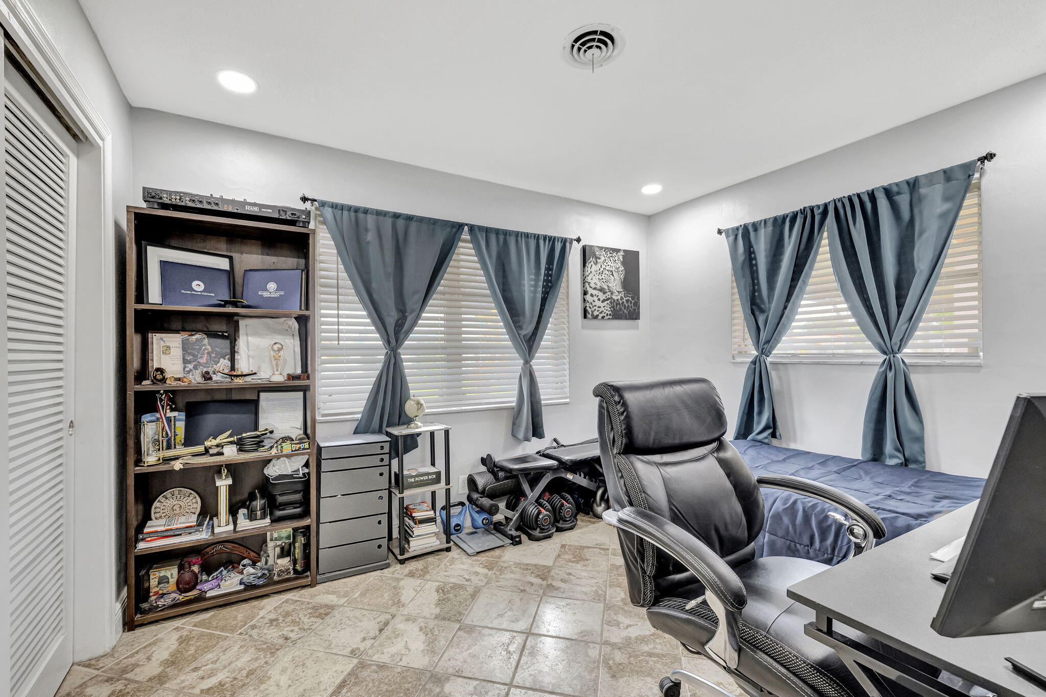 TAMARAC LAKES SOUTH - Residential Lease
