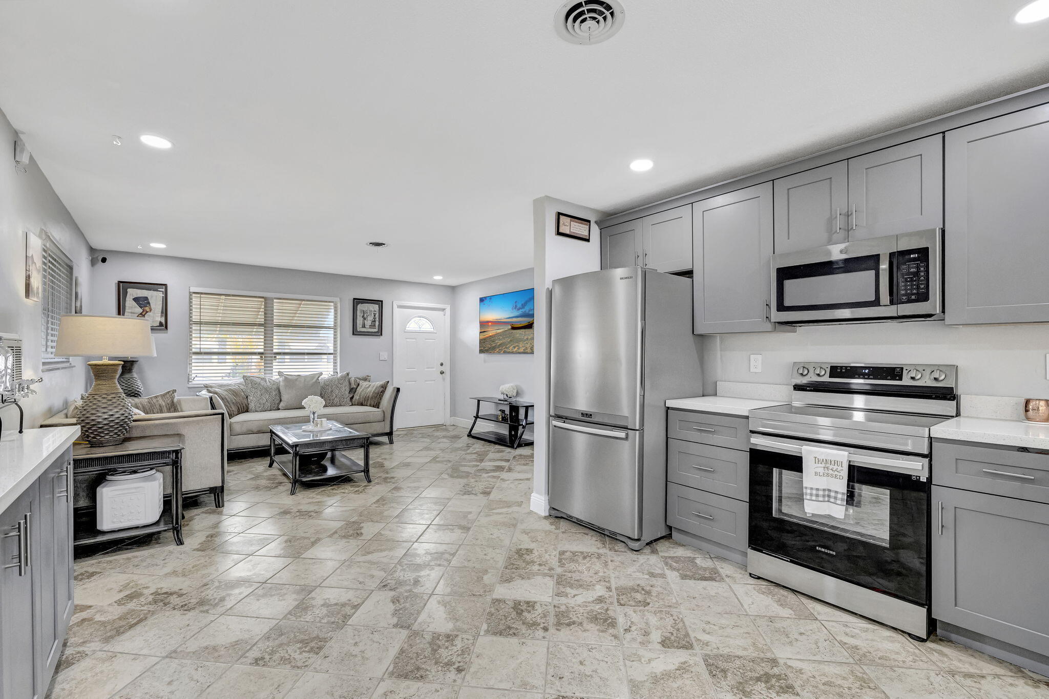 TAMARAC LAKES SOUTH - Residential Lease
