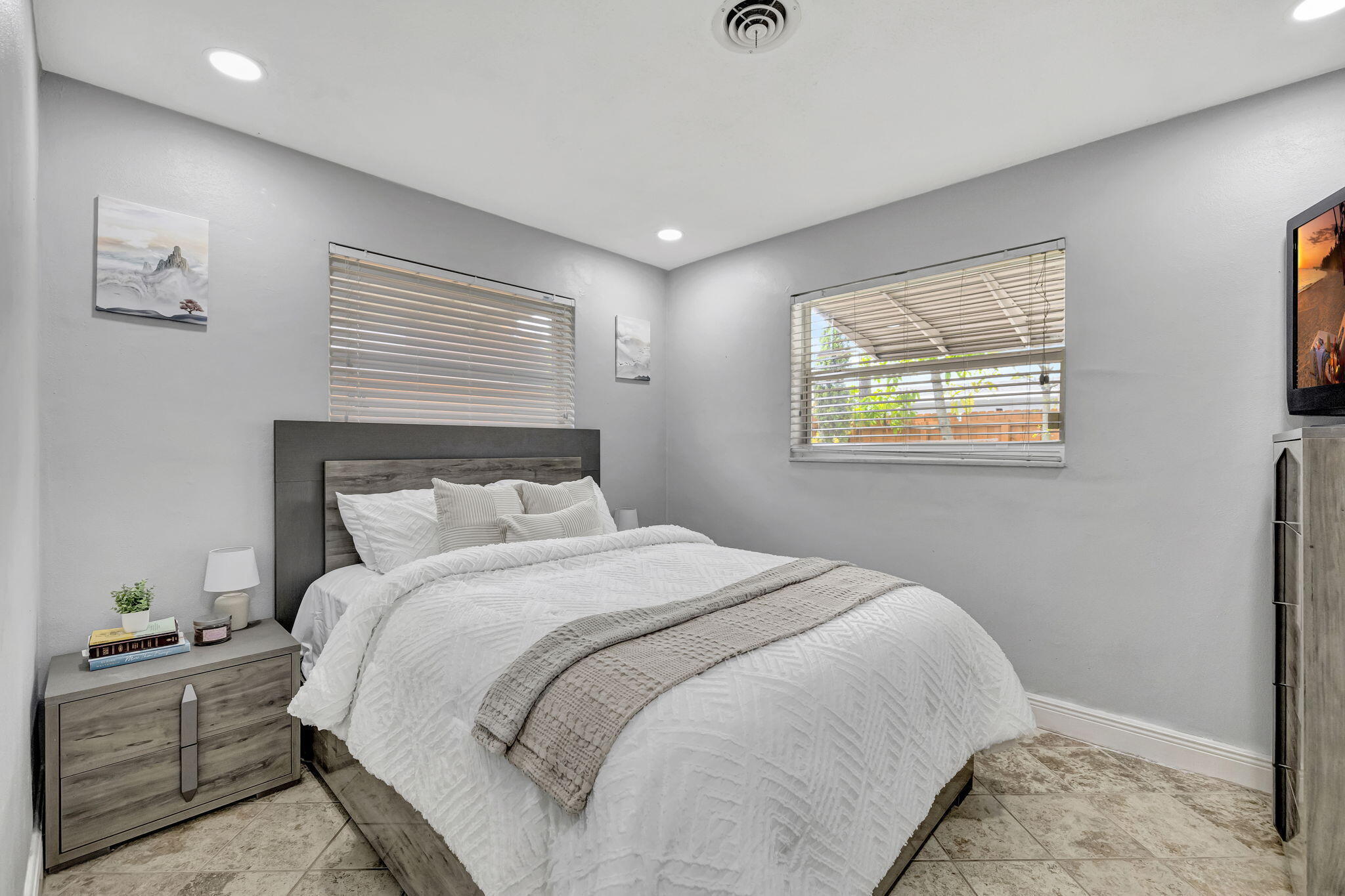 TAMARAC LAKES SOUTH - Residential Lease