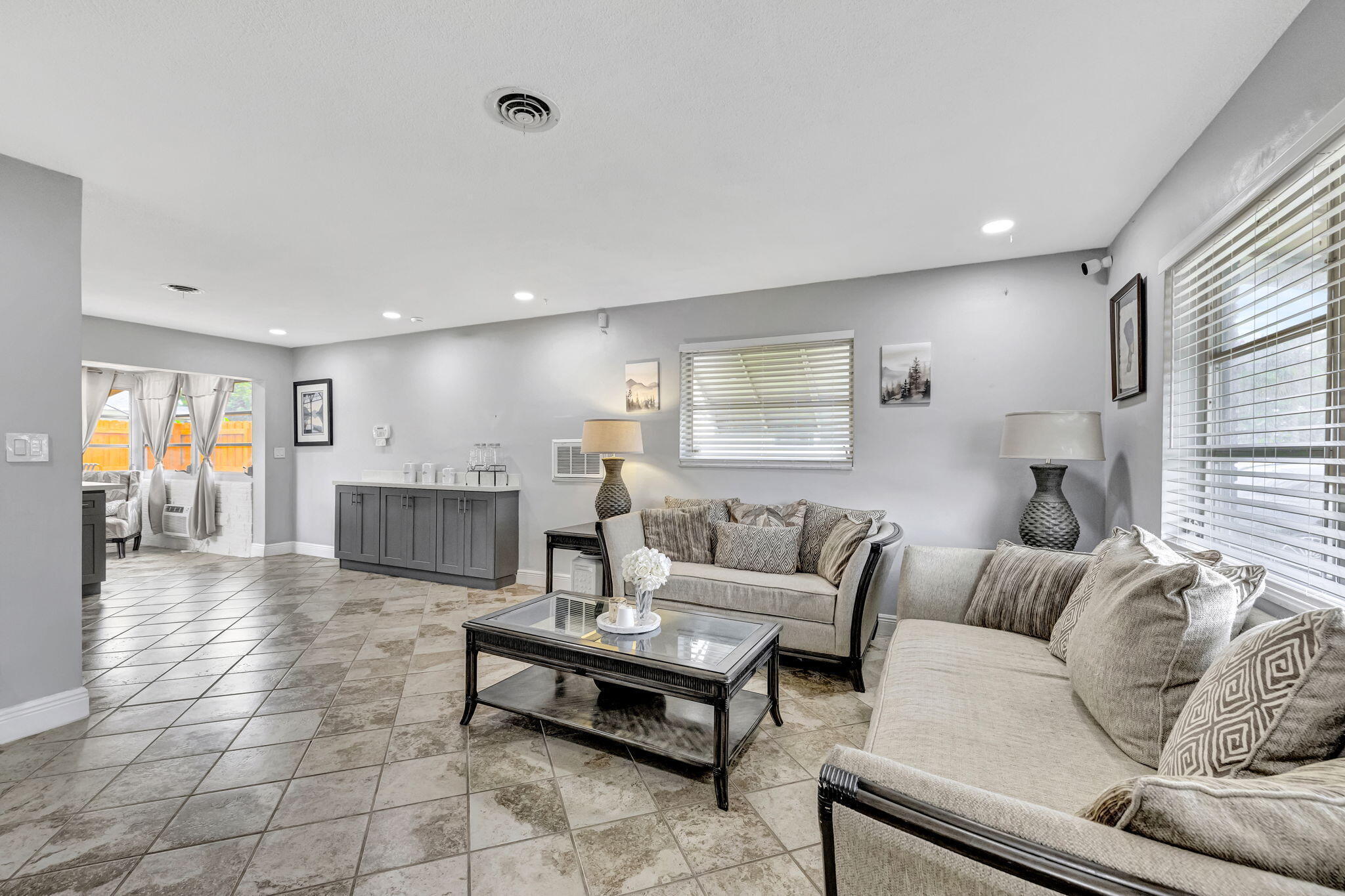 TAMARAC LAKES SOUTH - Residential Lease