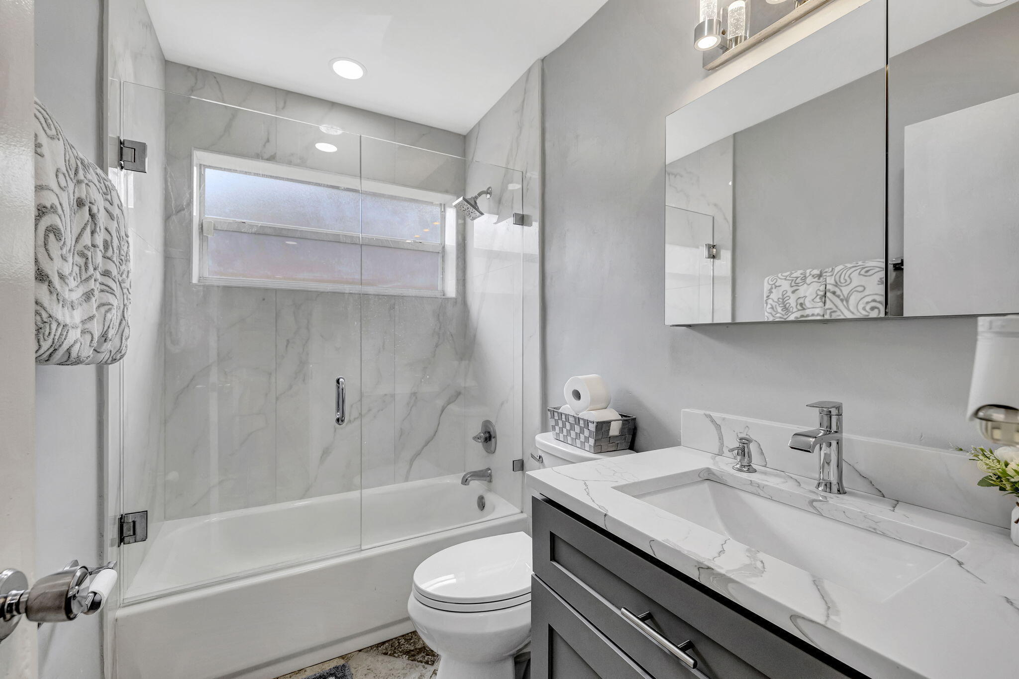 TAMARAC LAKES SOUTH - Residential Lease