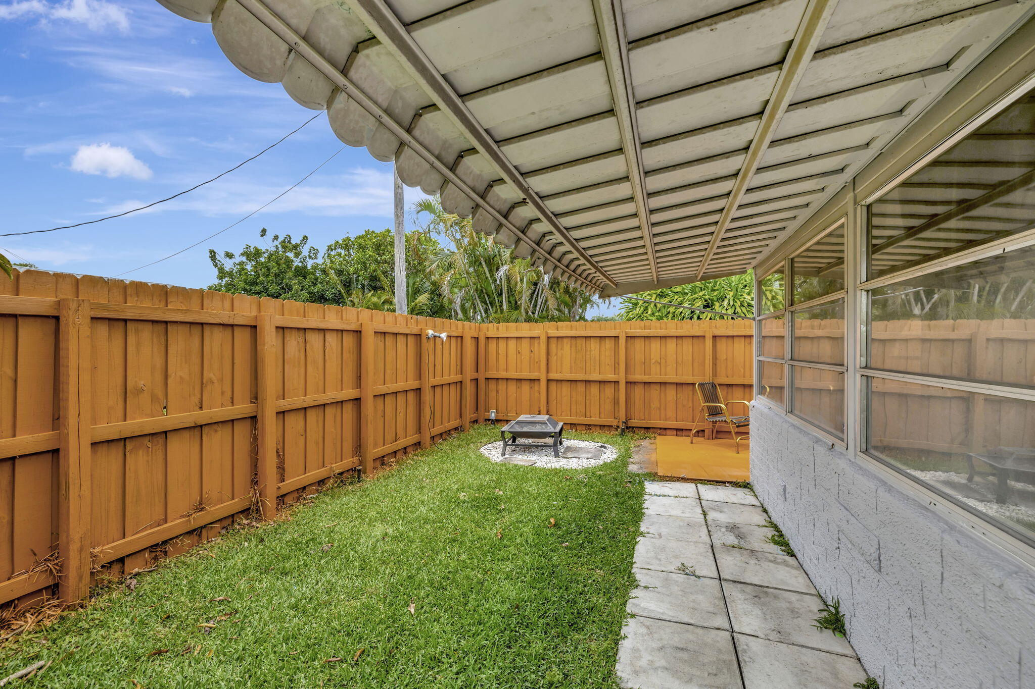 TAMARAC LAKES SOUTH - Residential Lease