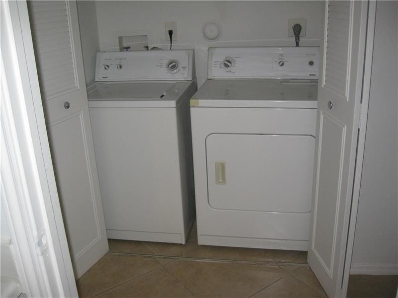 SAILBOAT POINTE CONDO - Residential
