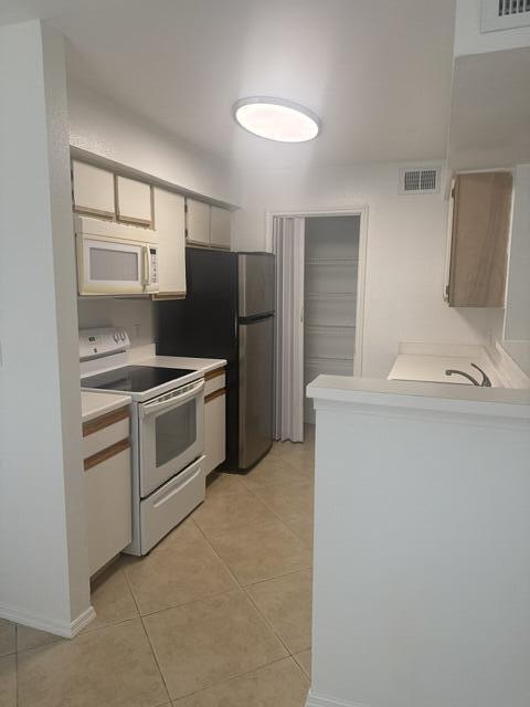SAILBOAT POINTE CONDO - Residential