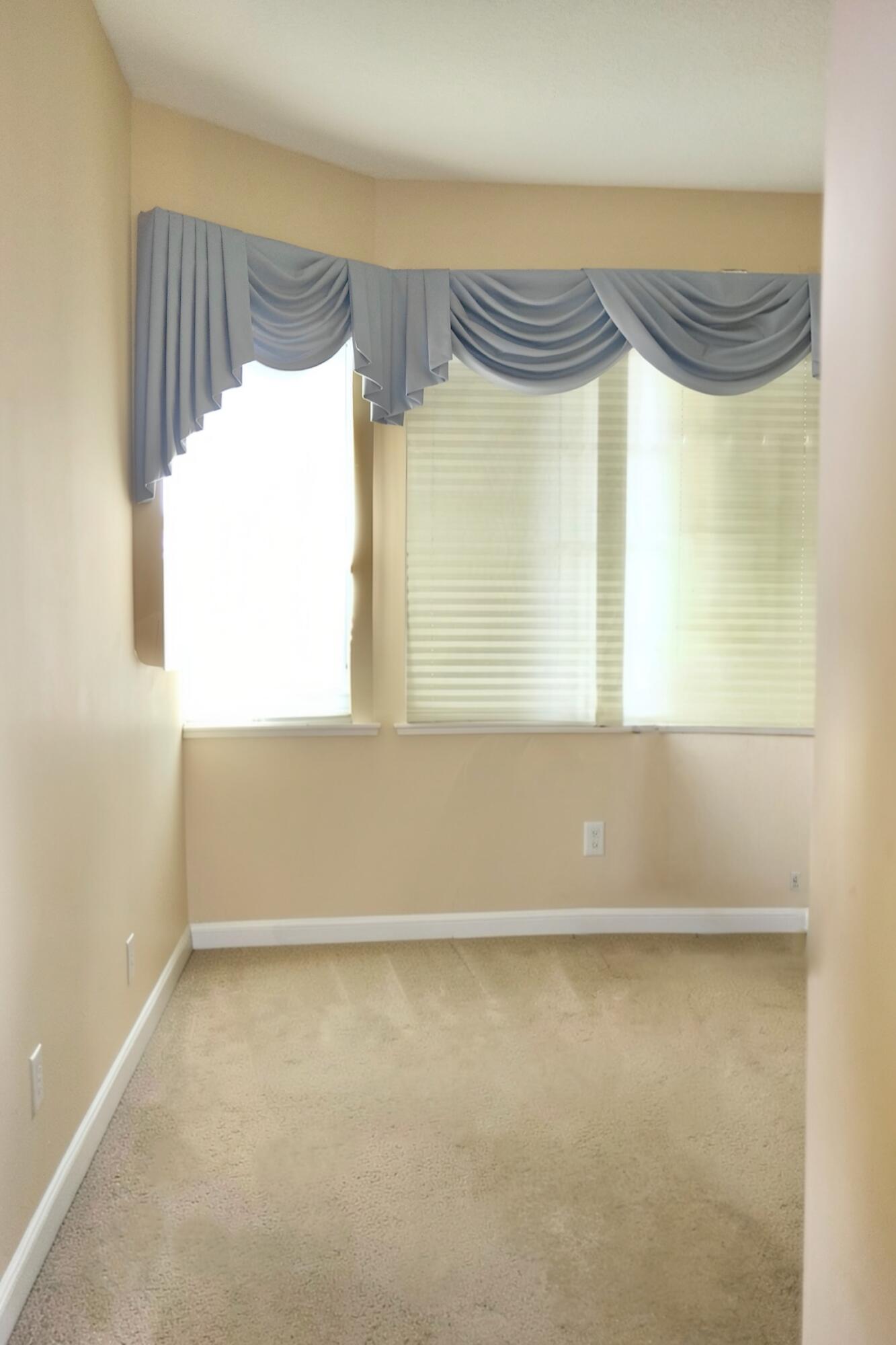 CRYSTAL LAKE - Residential