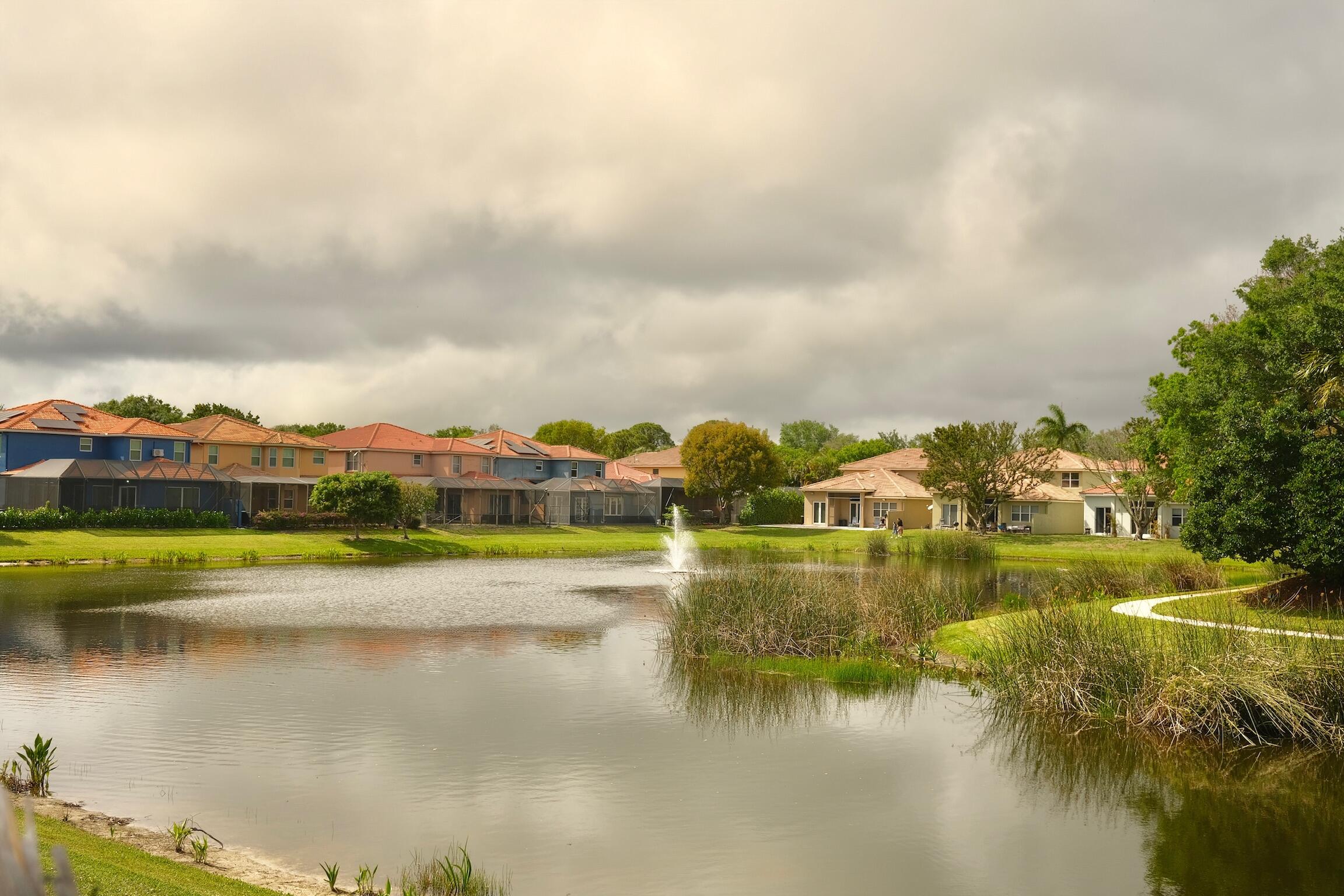 CRYSTAL LAKE - Residential