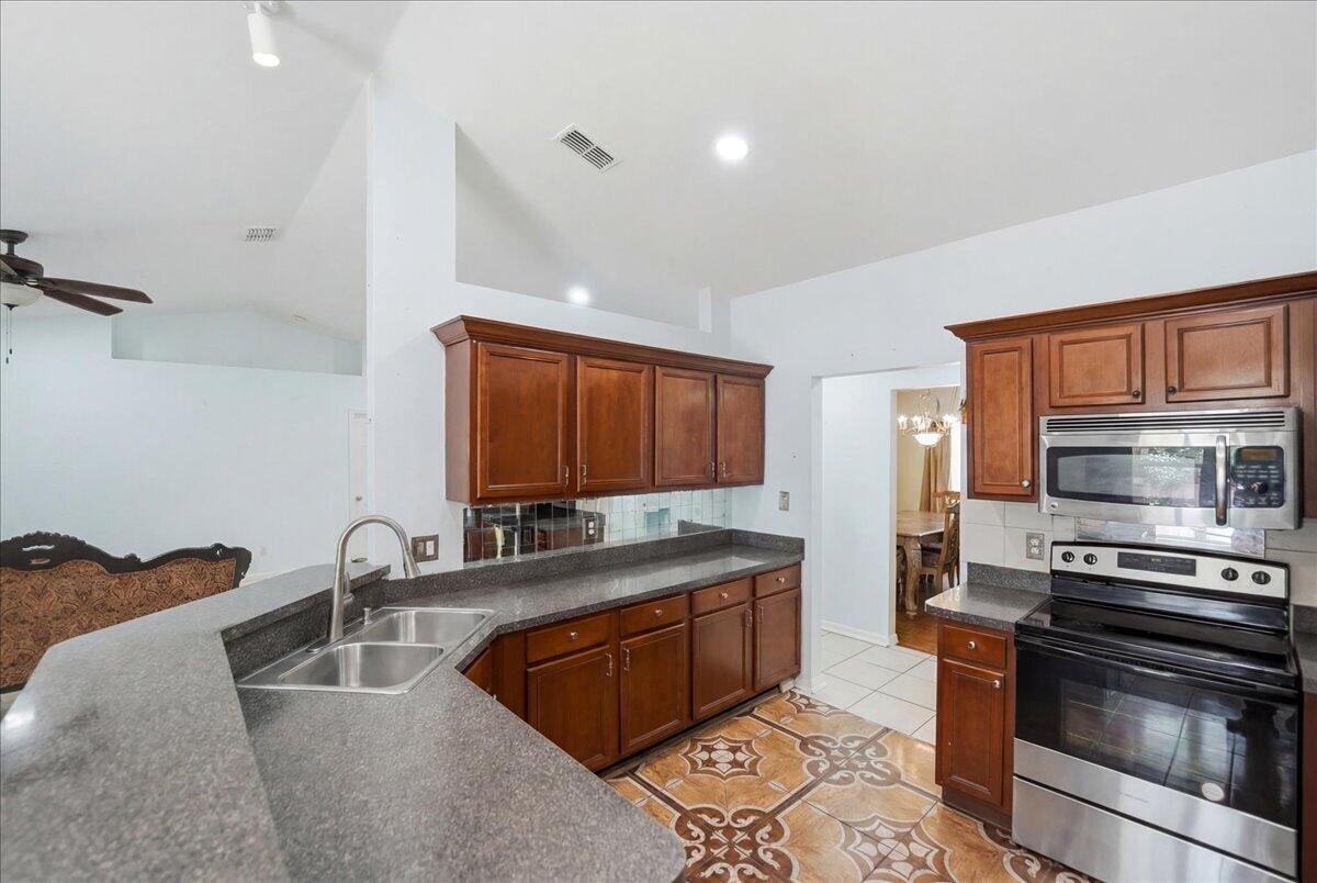 PORT ST LUCIE SECTION 18 - Residential