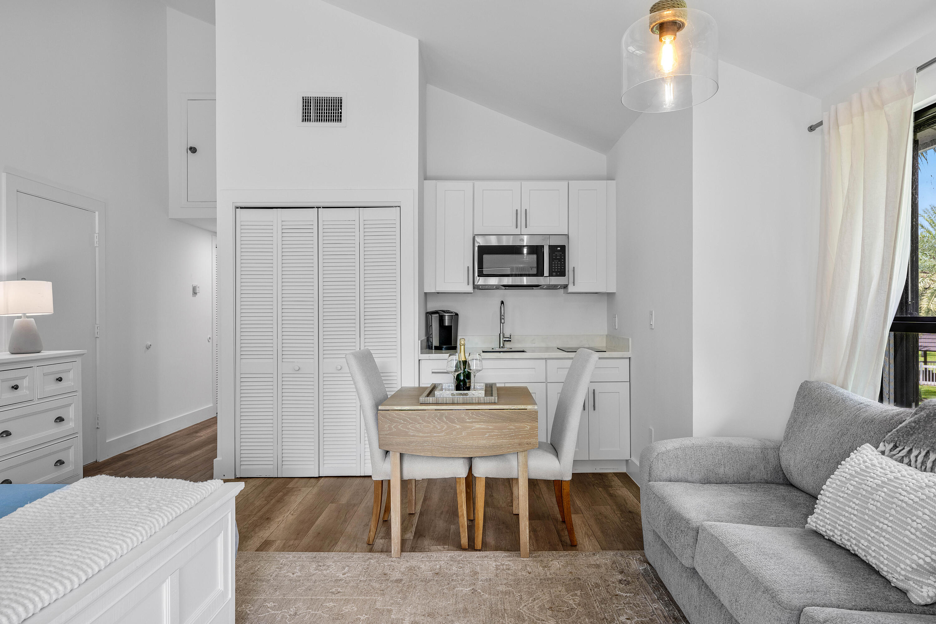 TENNIS LODGES 1 CONDO - Residential Lease