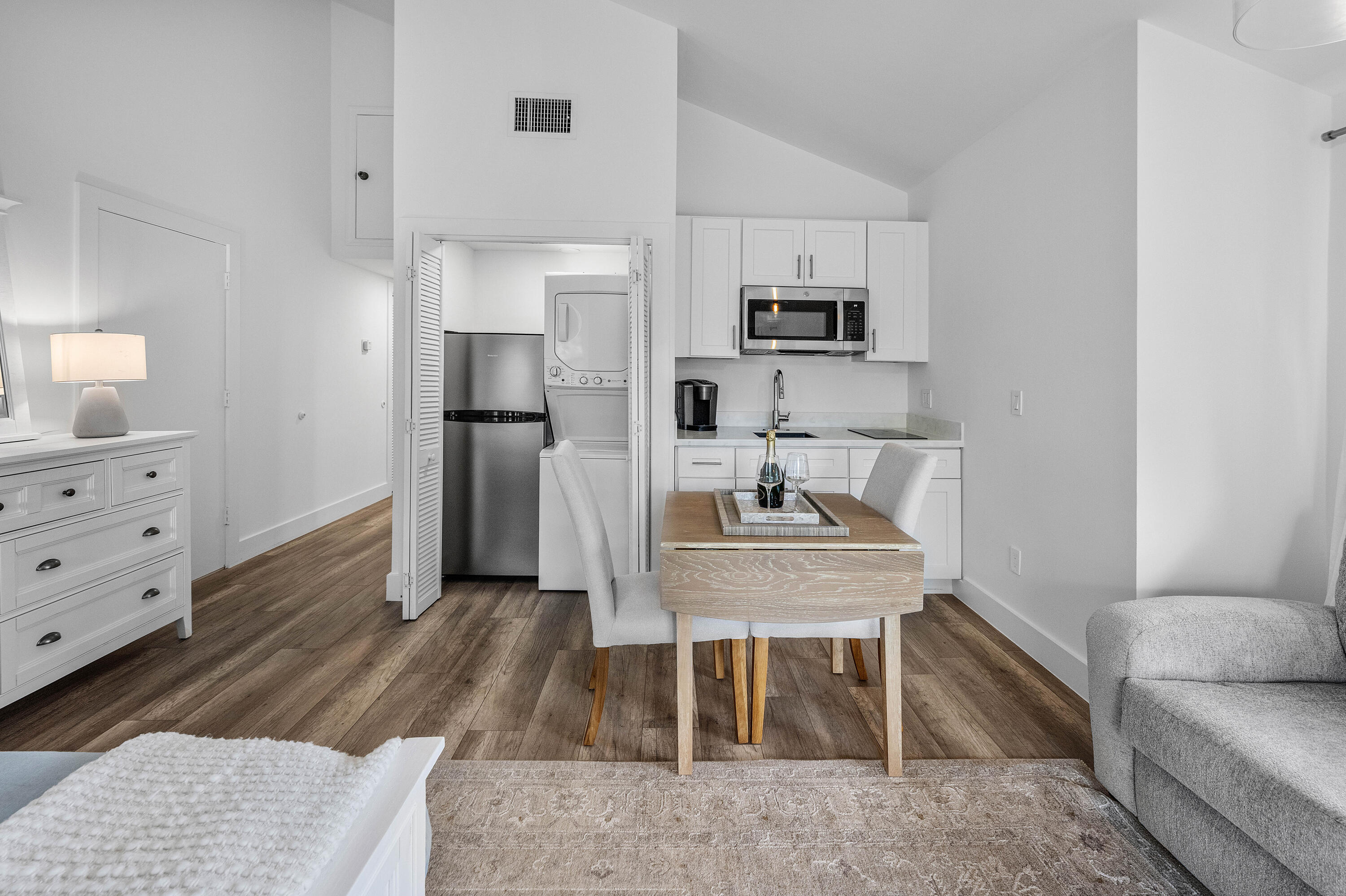 TENNIS LODGES 1 CONDO - Residential Lease