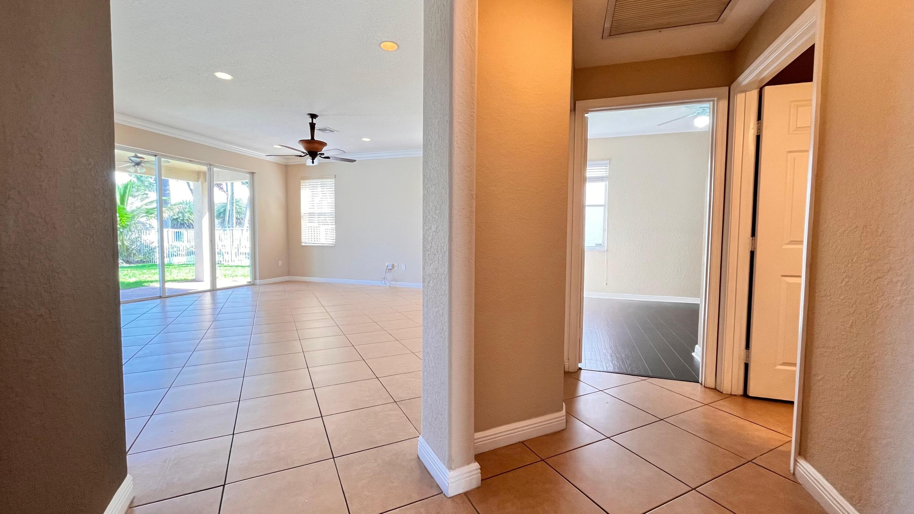 OLYMPIA 1 - Residential Lease