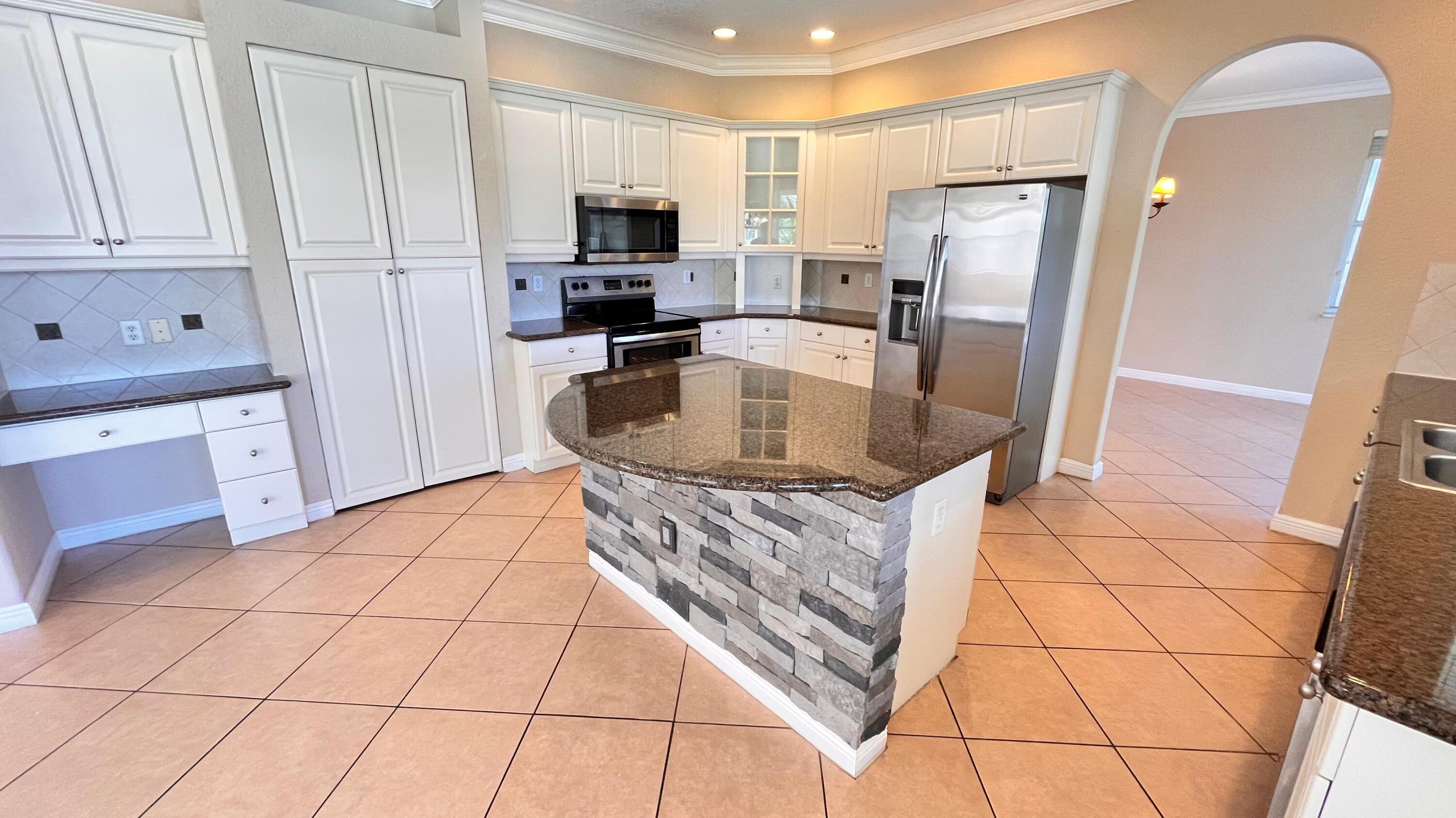 OLYMPIA 1 - Residential Lease