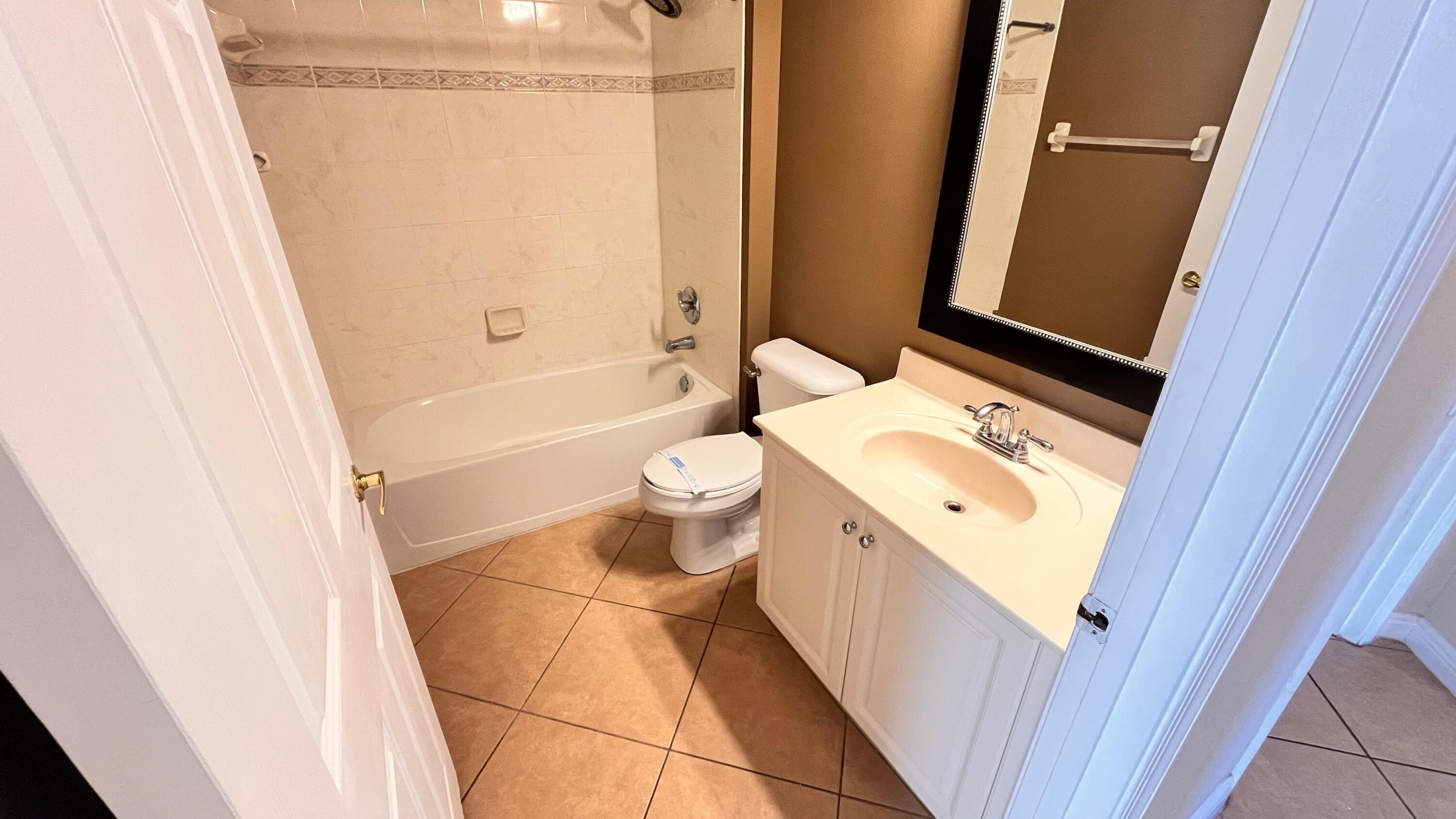 OLYMPIA 1 - Residential Lease