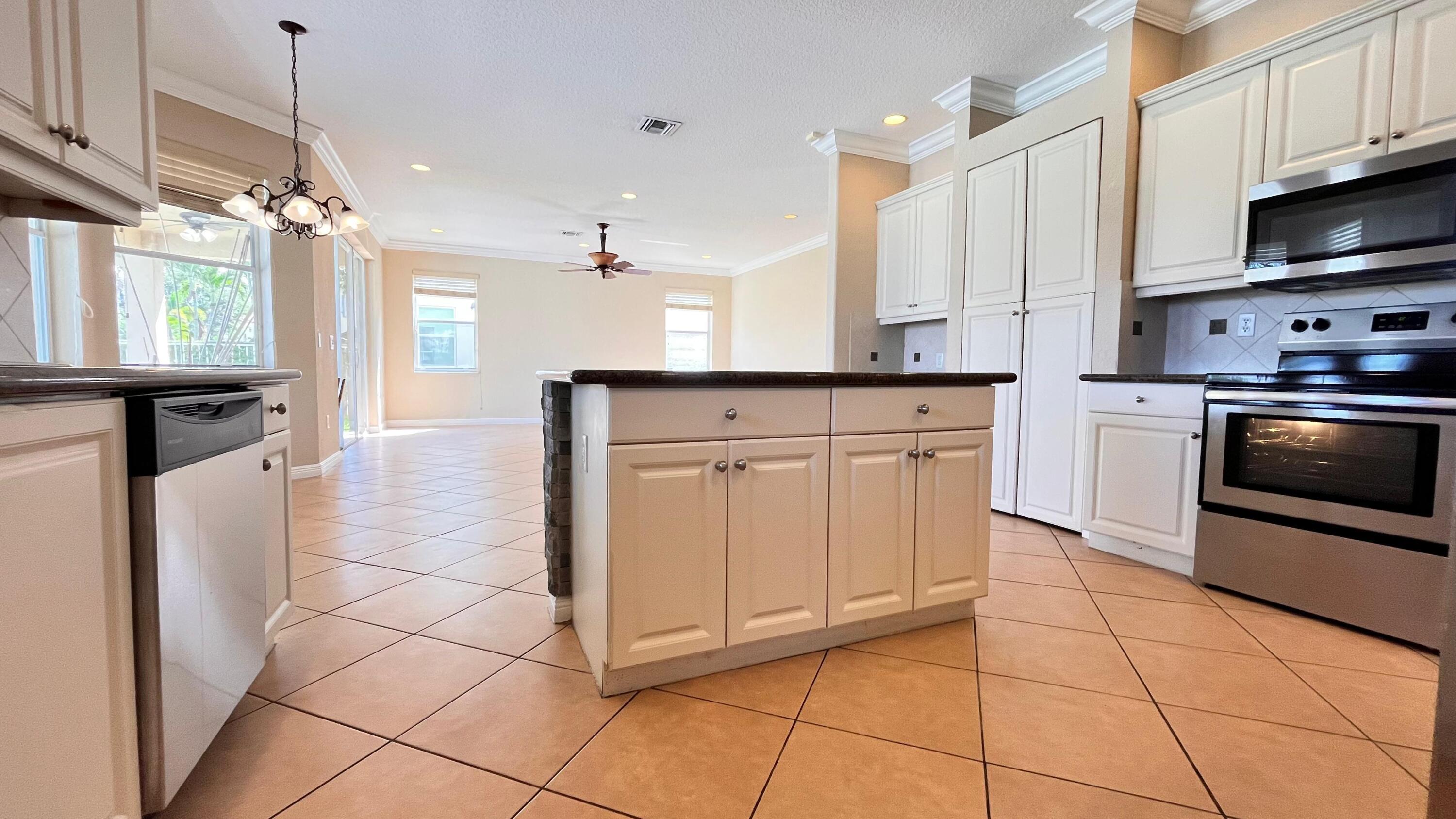 OLYMPIA 1 - Residential Lease