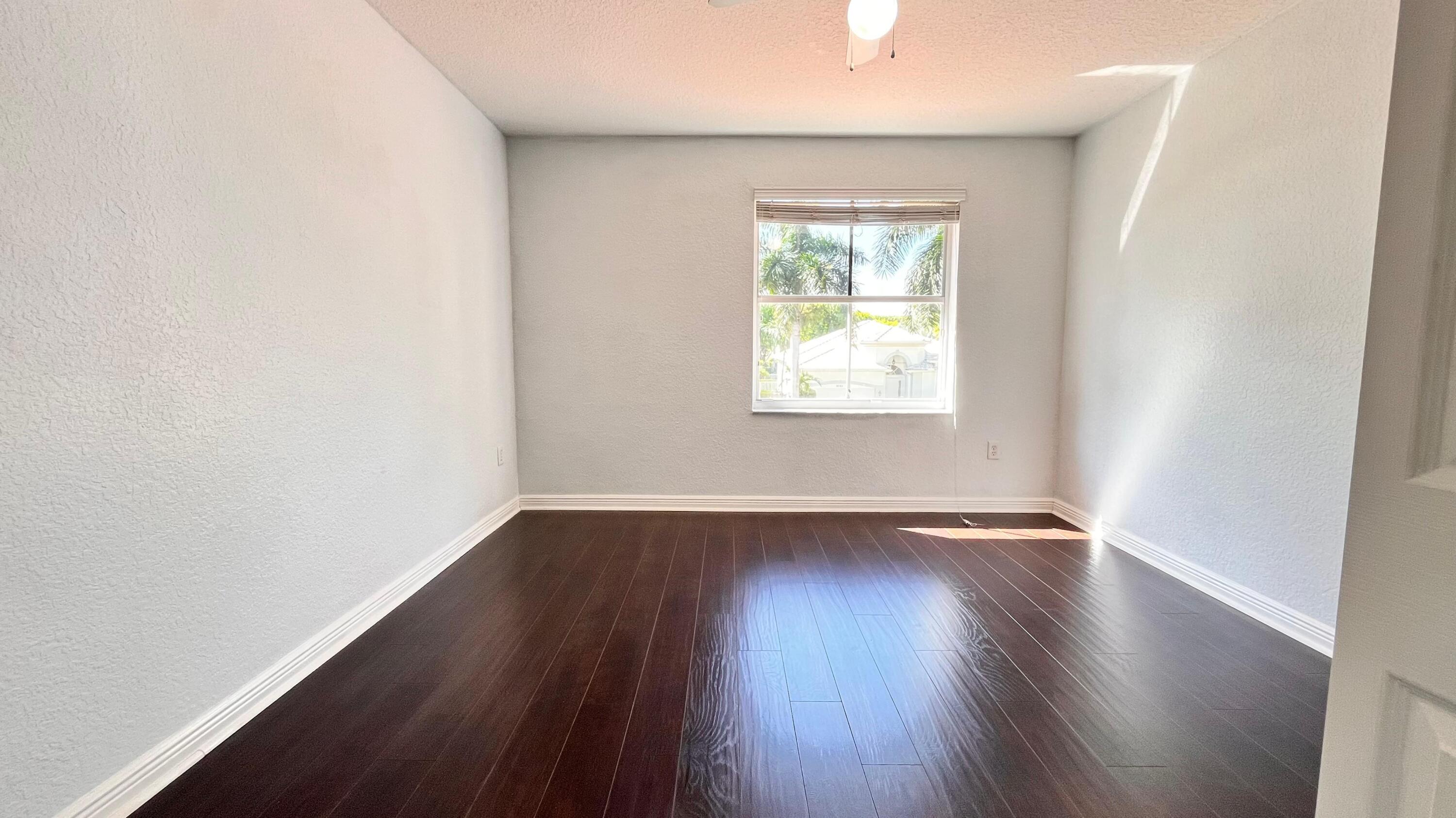 OLYMPIA 1 - Residential Lease