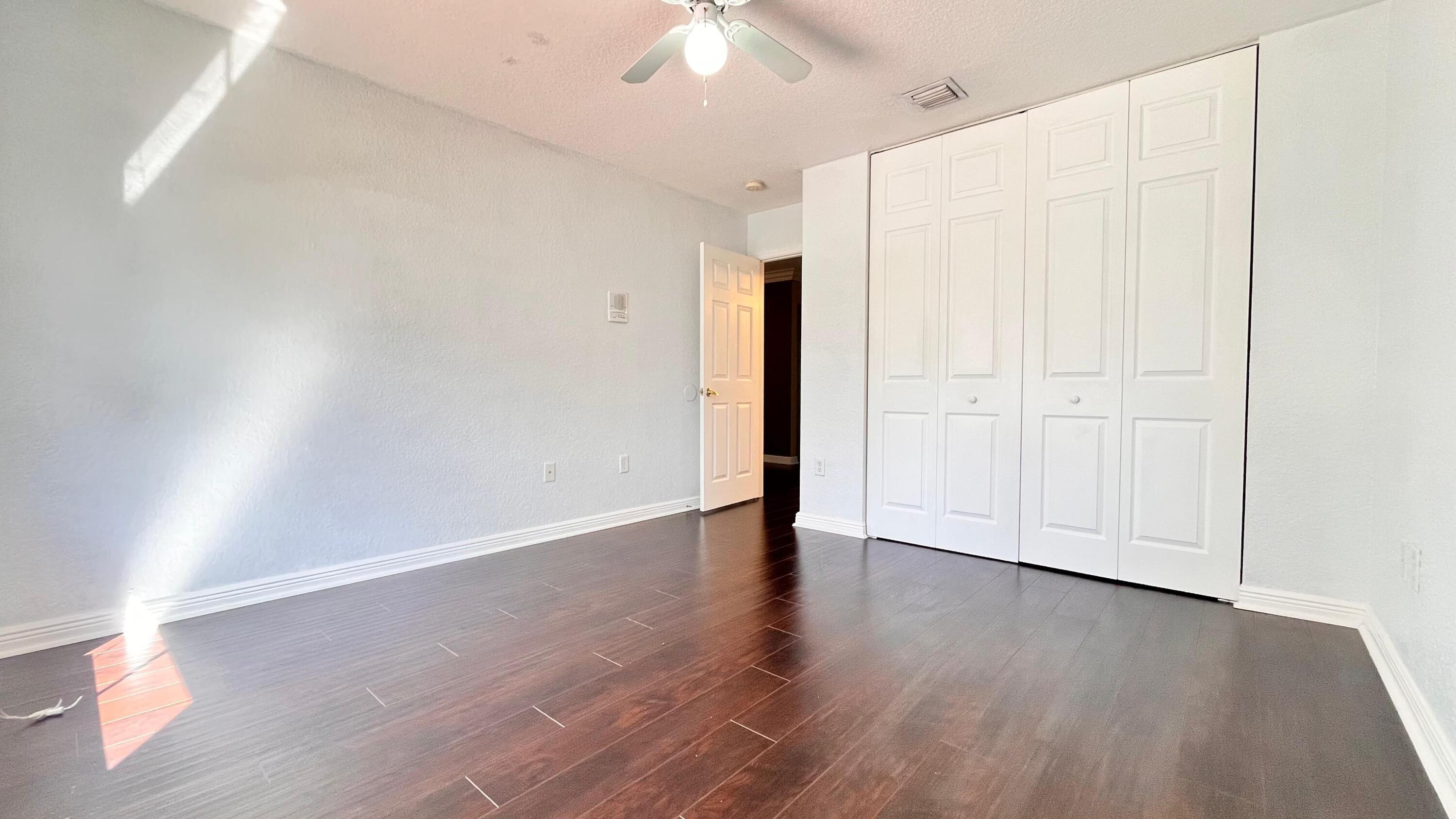 OLYMPIA 1 - Residential Lease