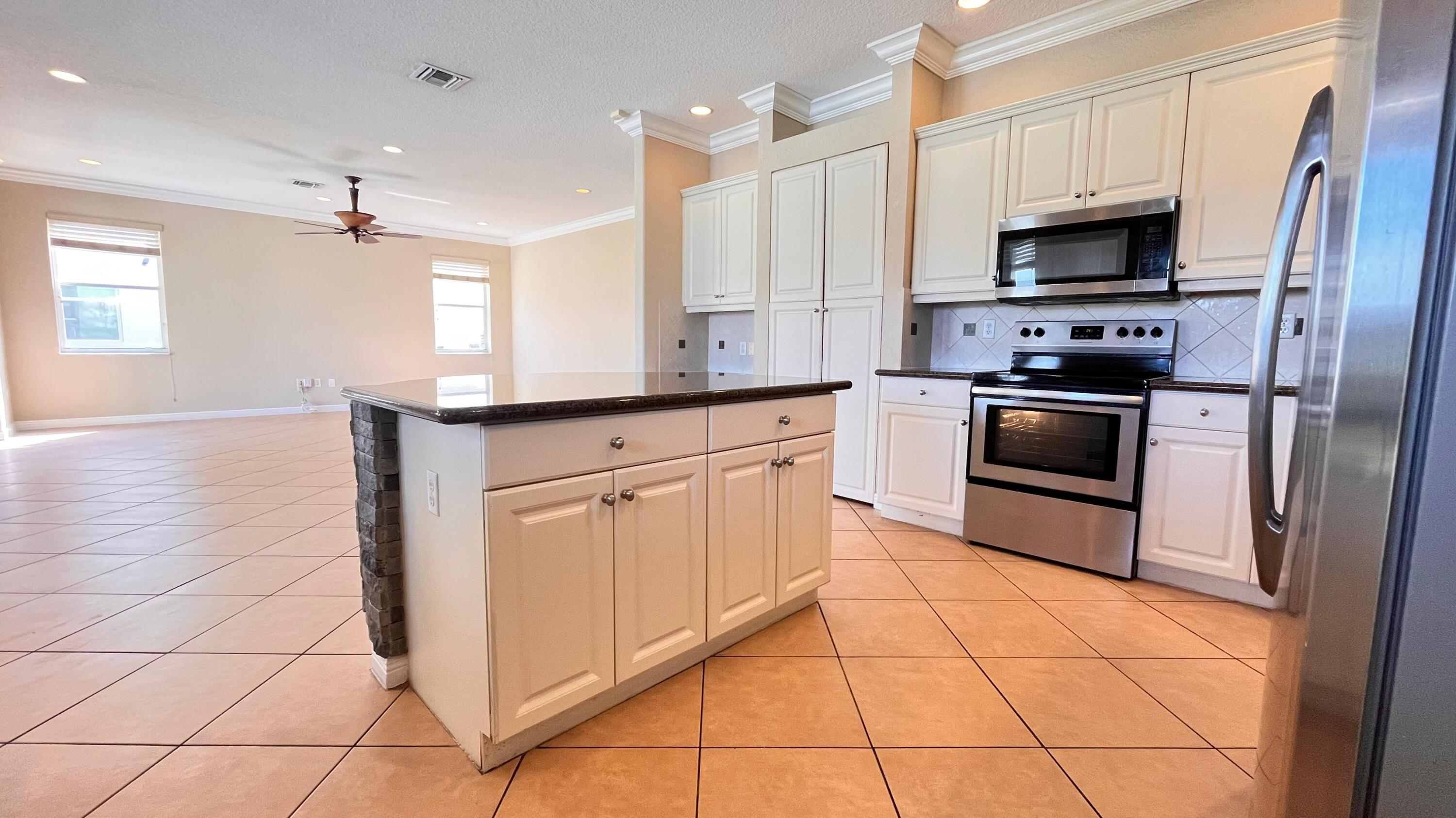 OLYMPIA 1 - Residential Lease