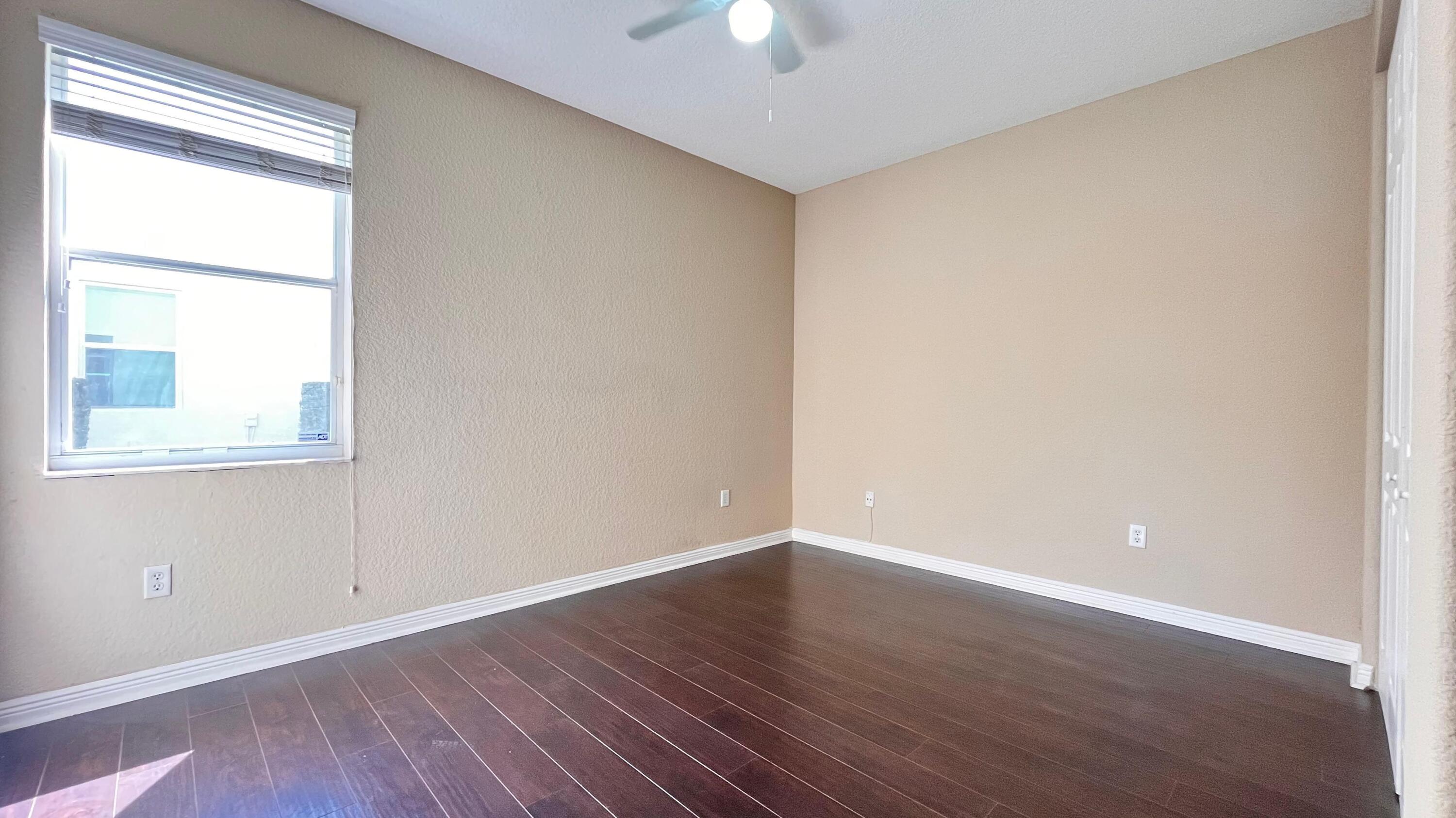 OLYMPIA 1 - Residential Lease