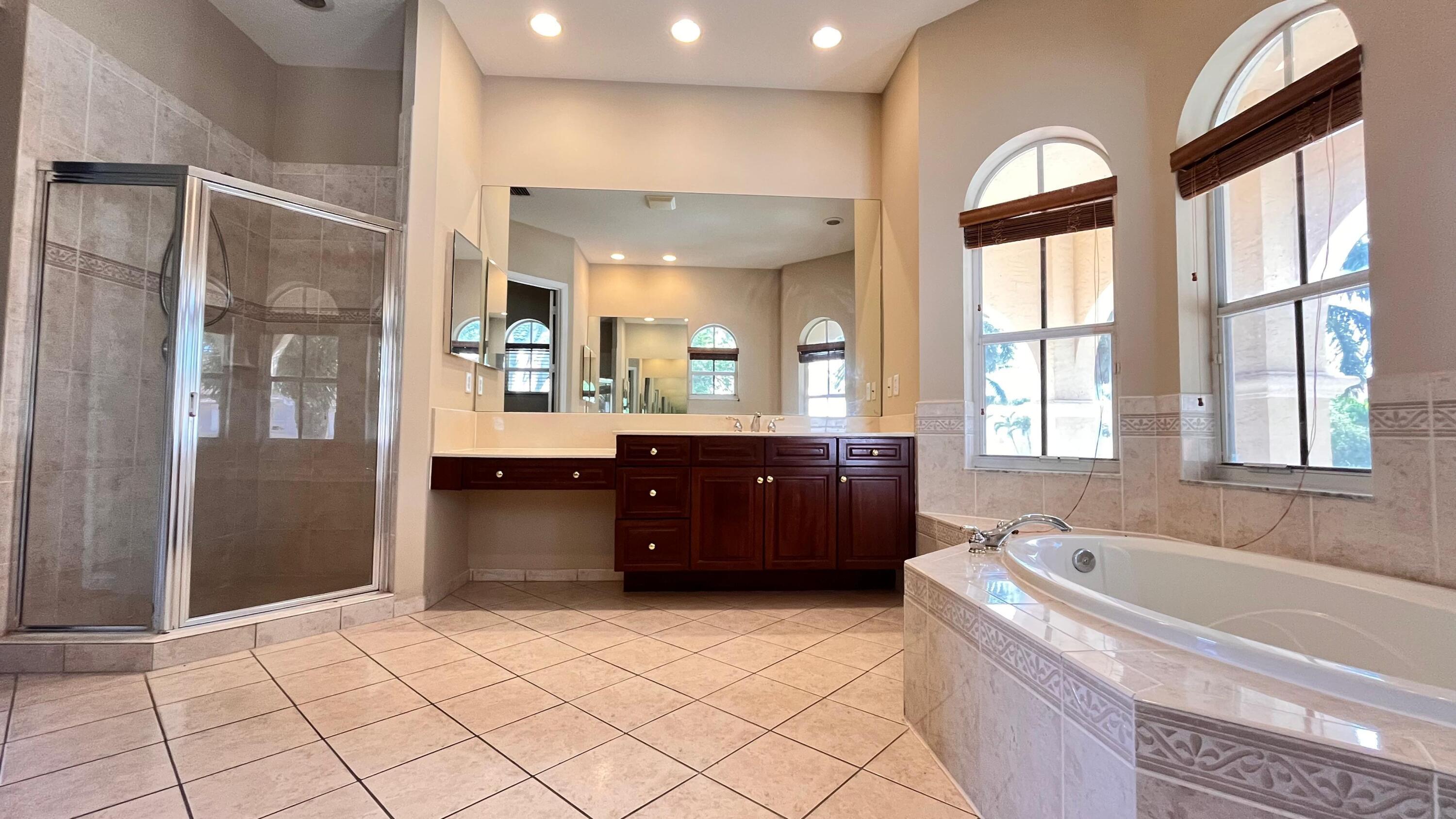 OLYMPIA 1 - Residential Lease