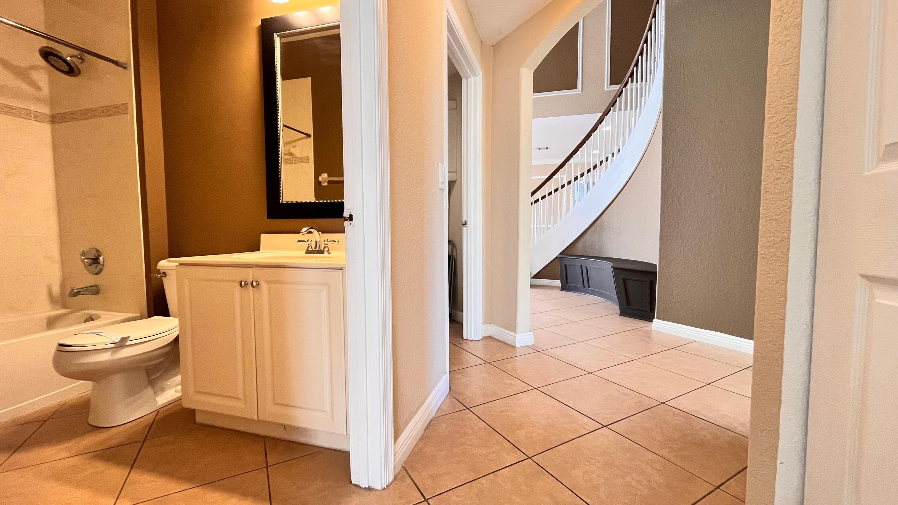 OLYMPIA 1 - Residential Lease