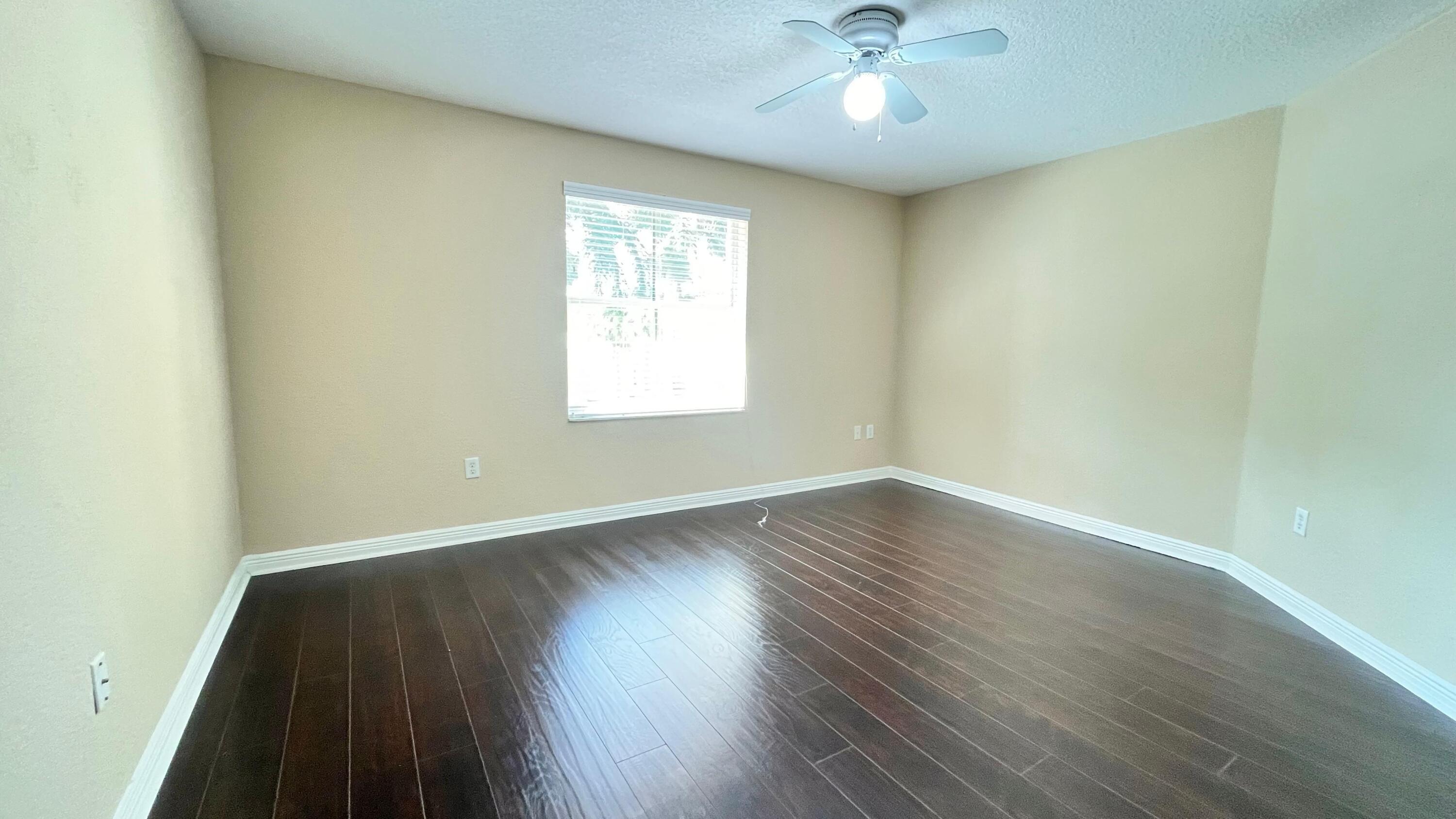 OLYMPIA 1 - Residential Lease