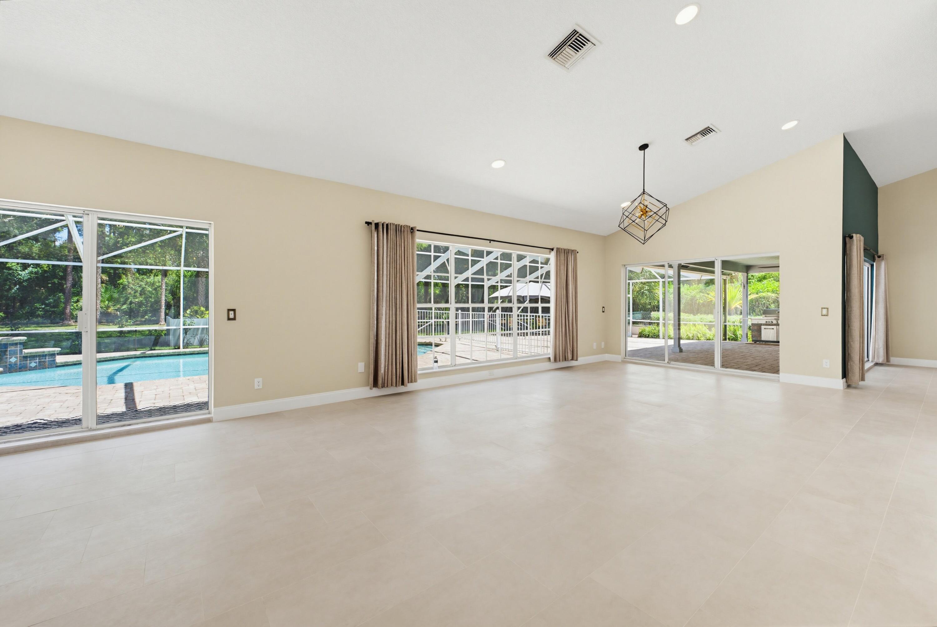 PADDOCK PARK - Residential