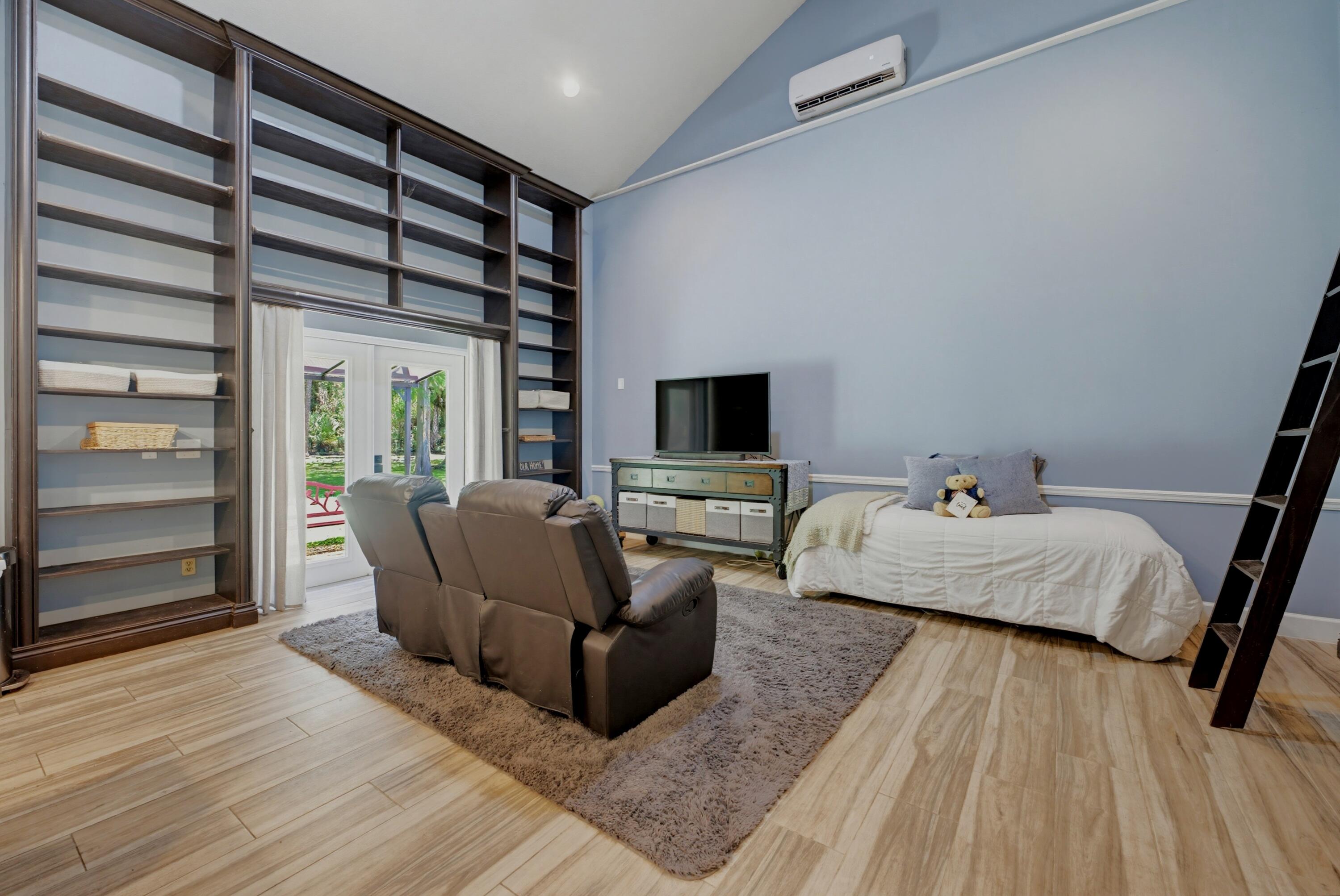 PADDOCK PARK - Residential