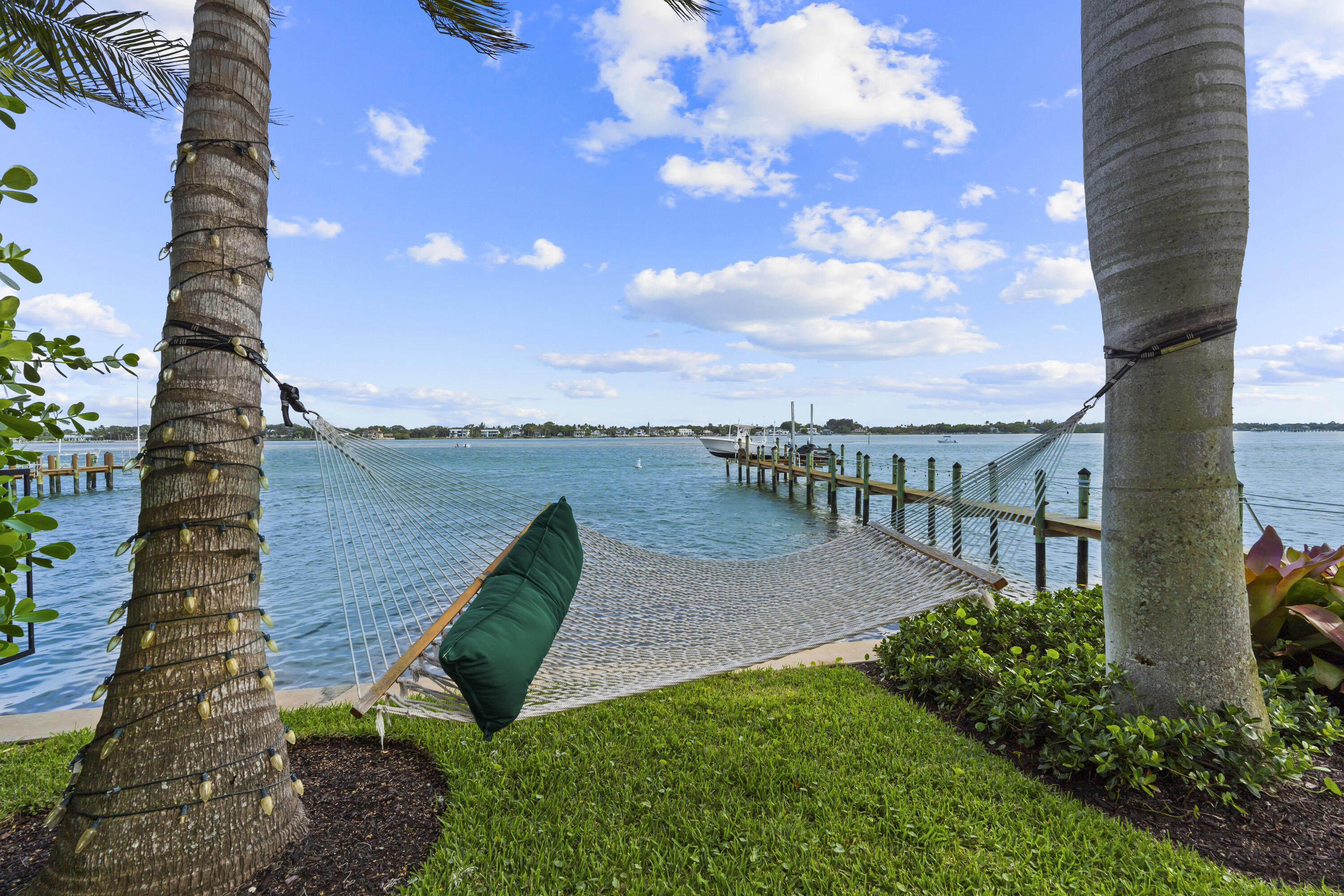 ANCHORAGE POINT - Residential