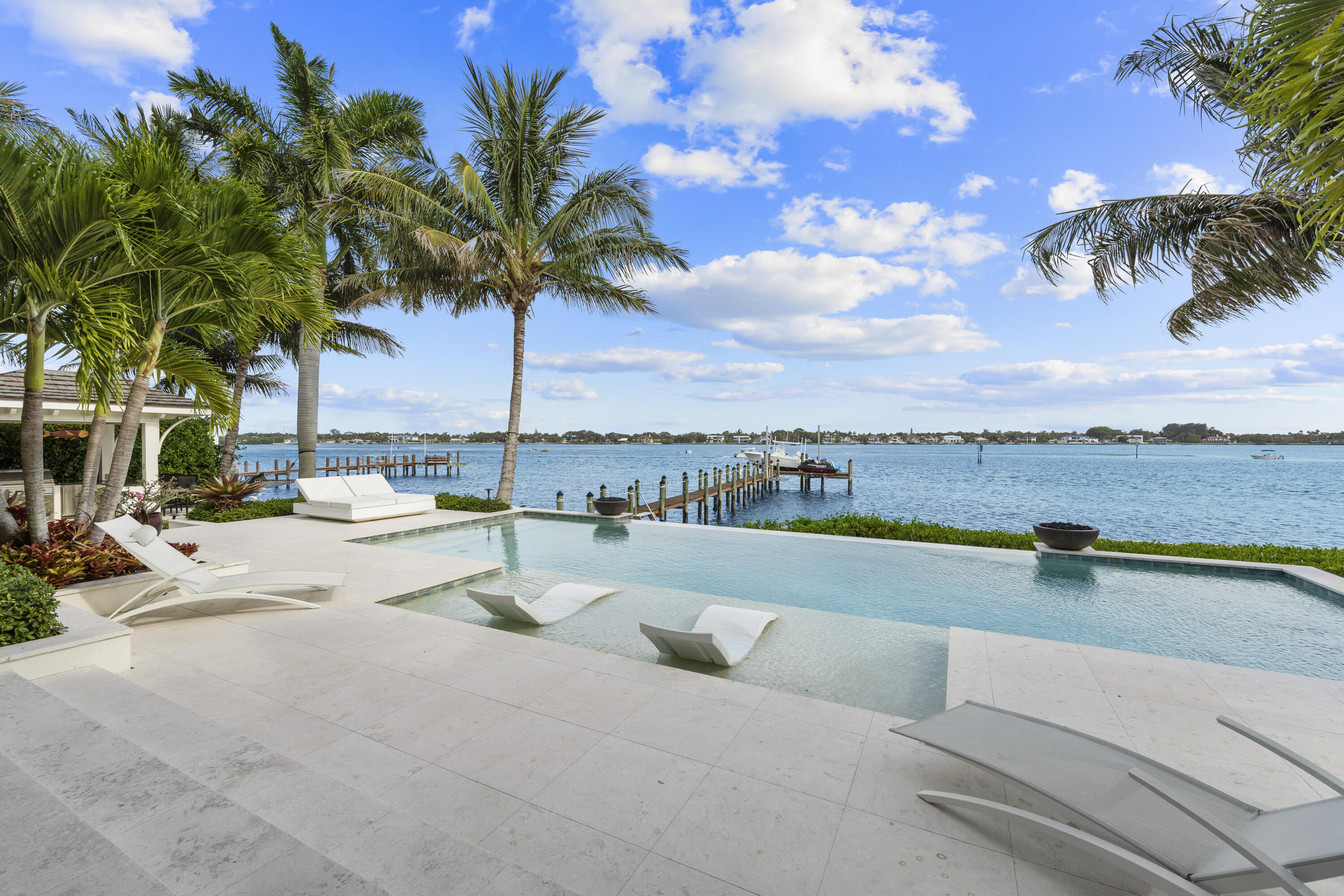 ANCHORAGE POINT - Residential