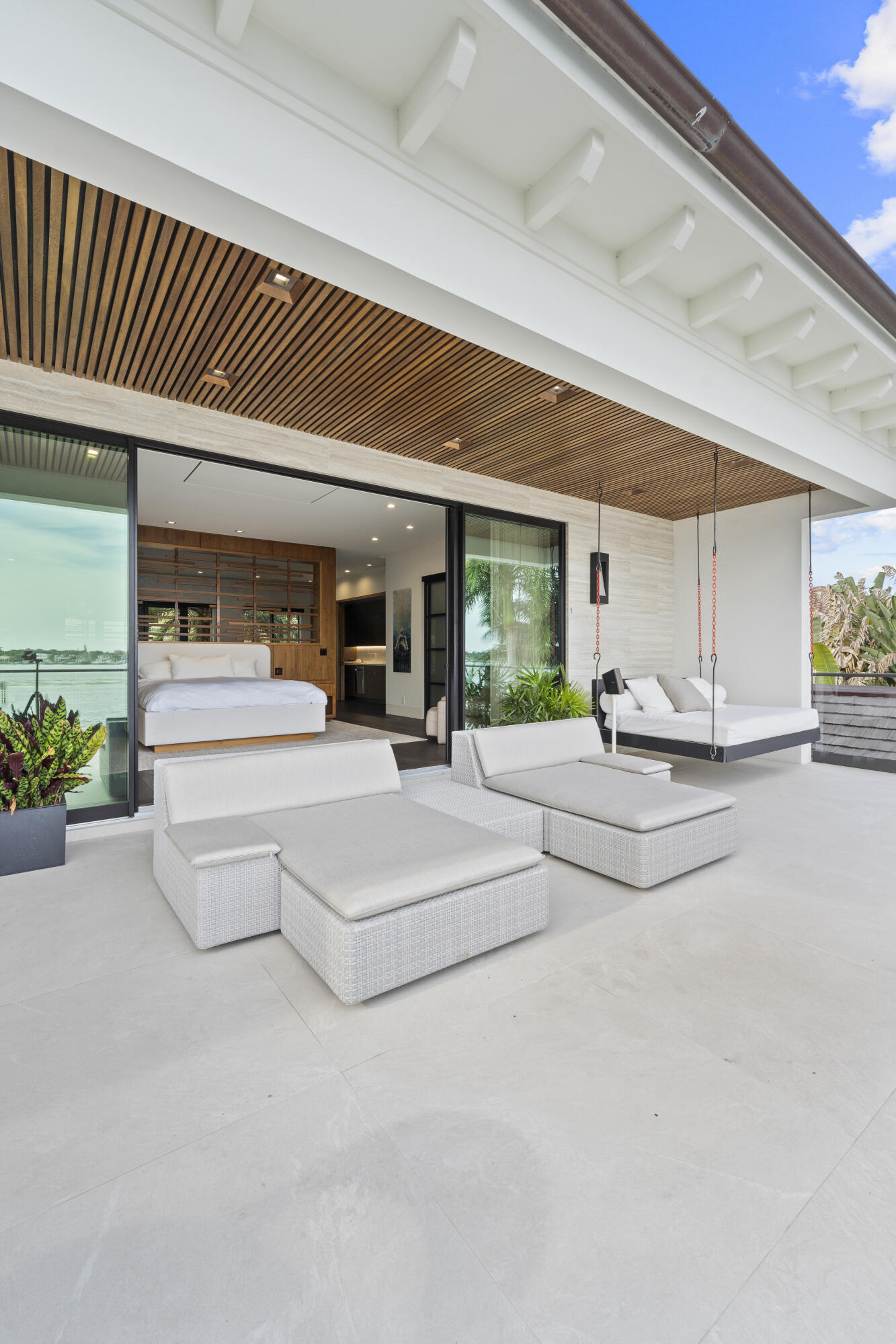 ANCHORAGE POINT - Residential