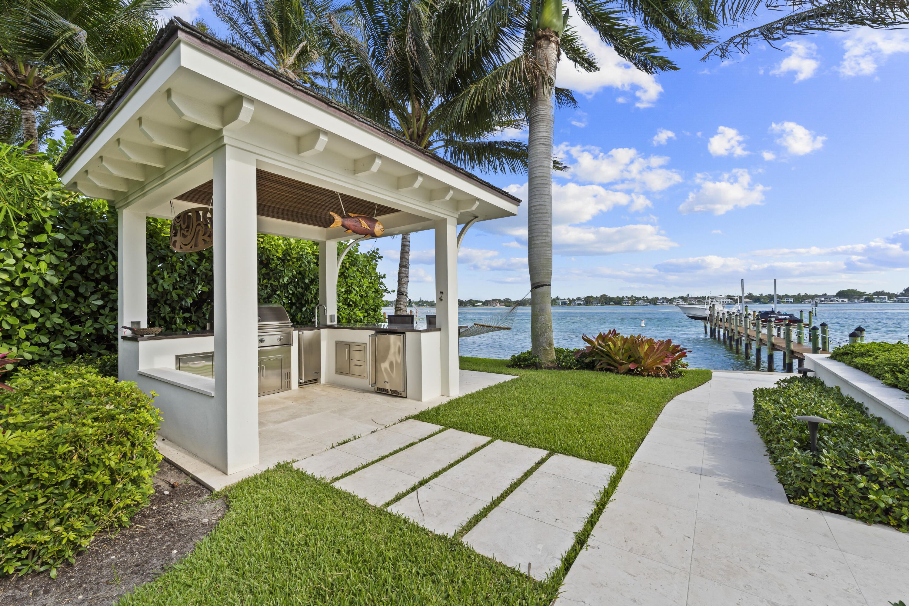 ANCHORAGE POINT - Residential