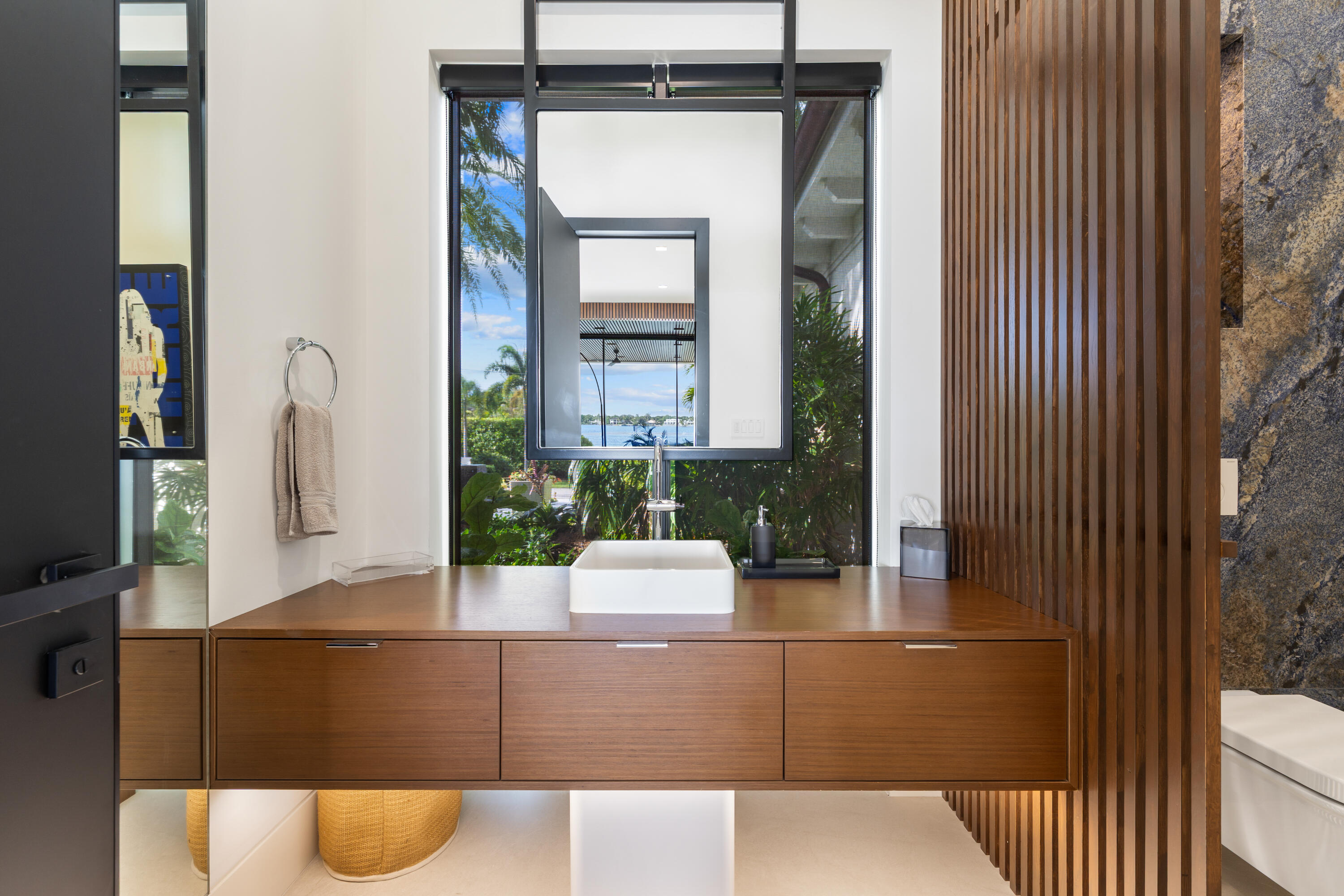 ANCHORAGE POINT - Residential