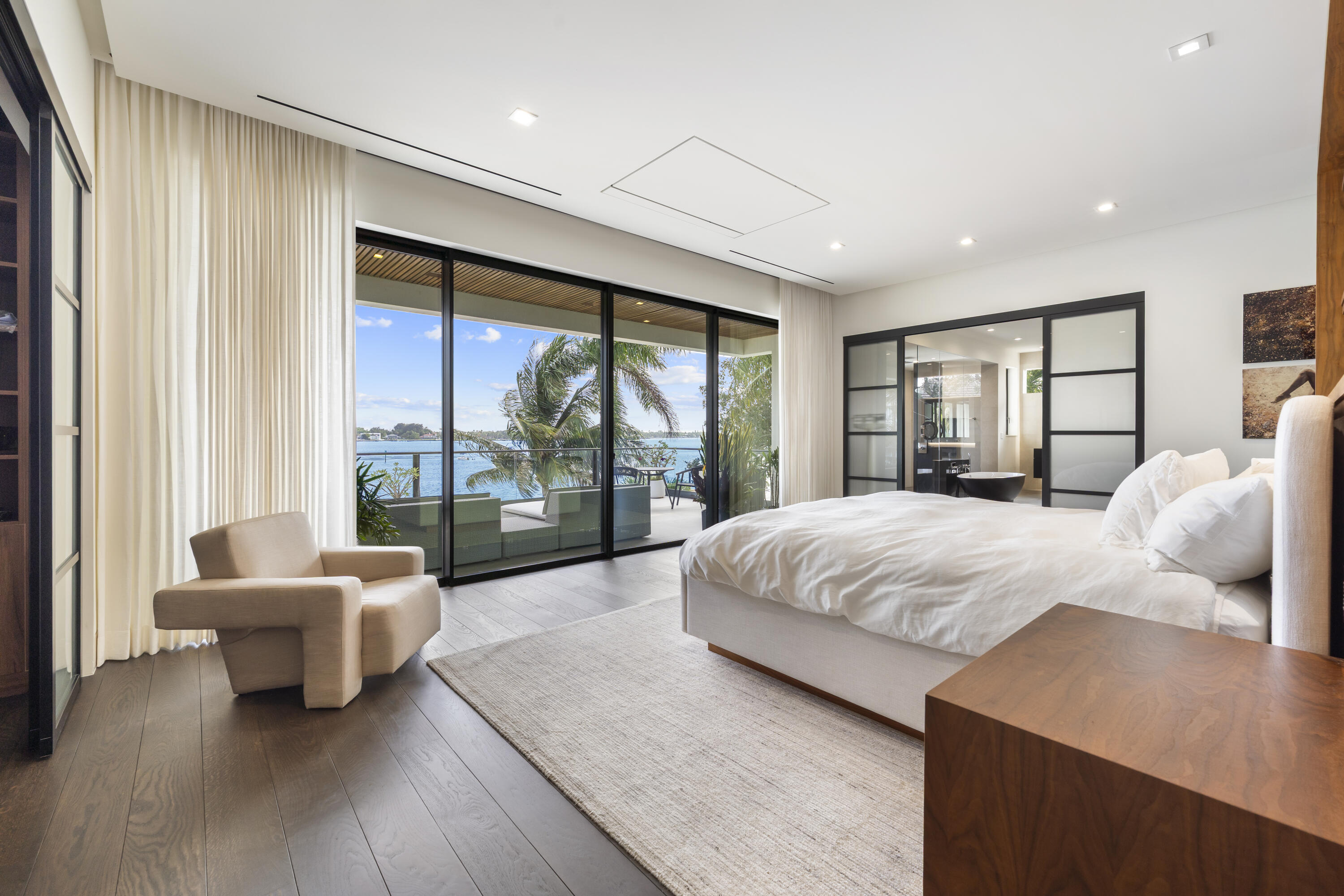 ANCHORAGE POINT - Residential