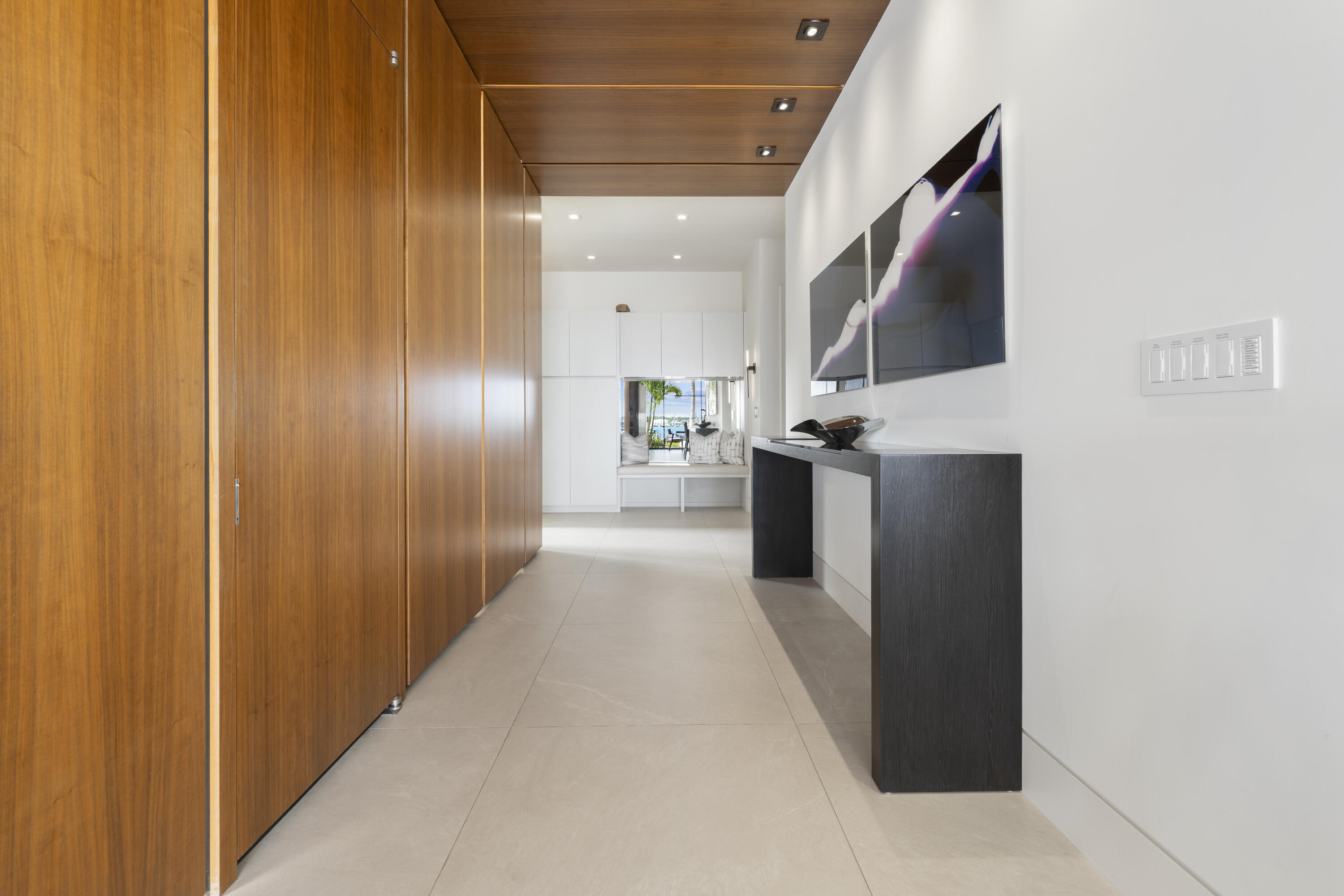 ANCHORAGE POINT - Residential