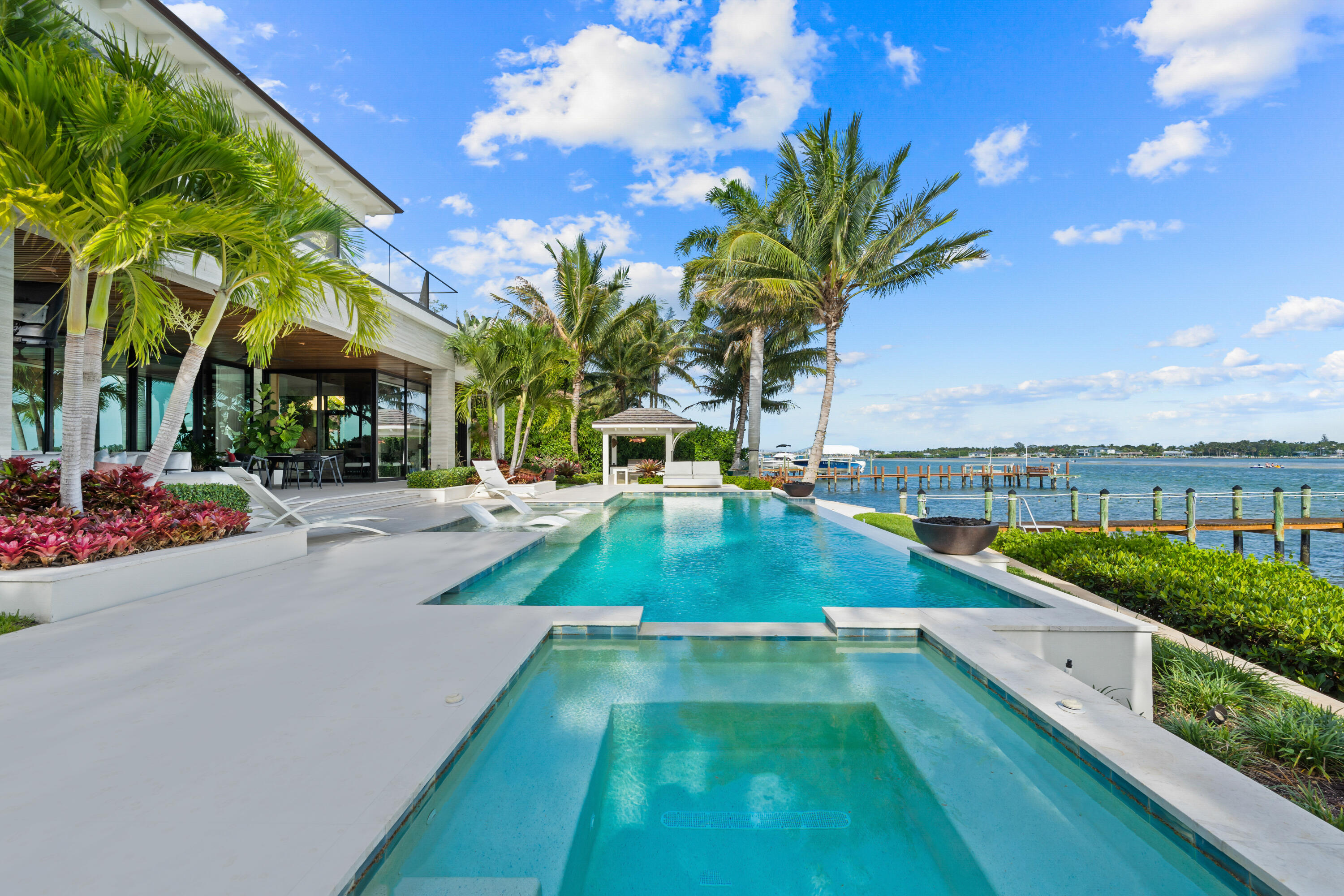 ANCHORAGE POINT - Residential