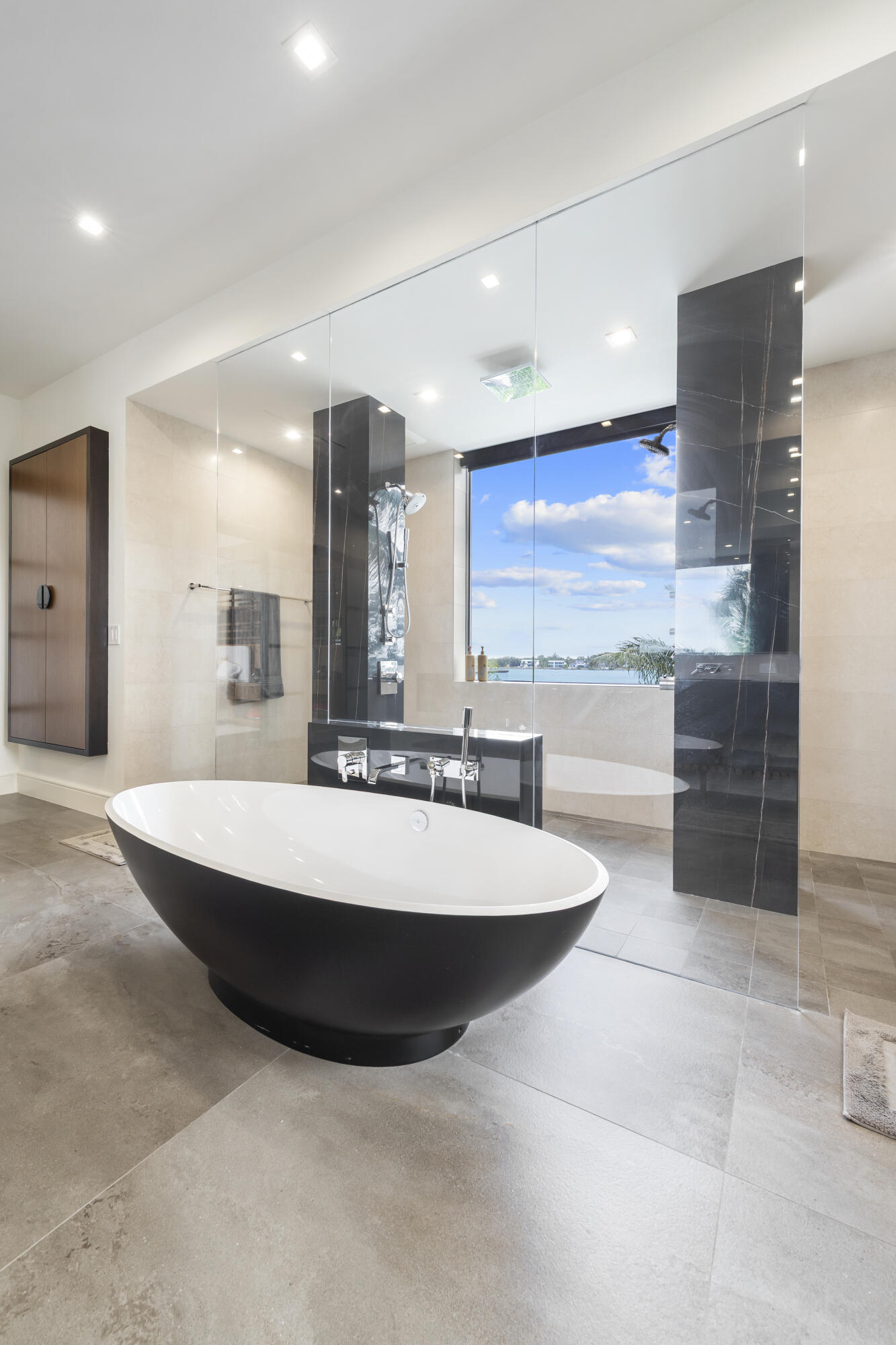 ANCHORAGE POINT - Residential