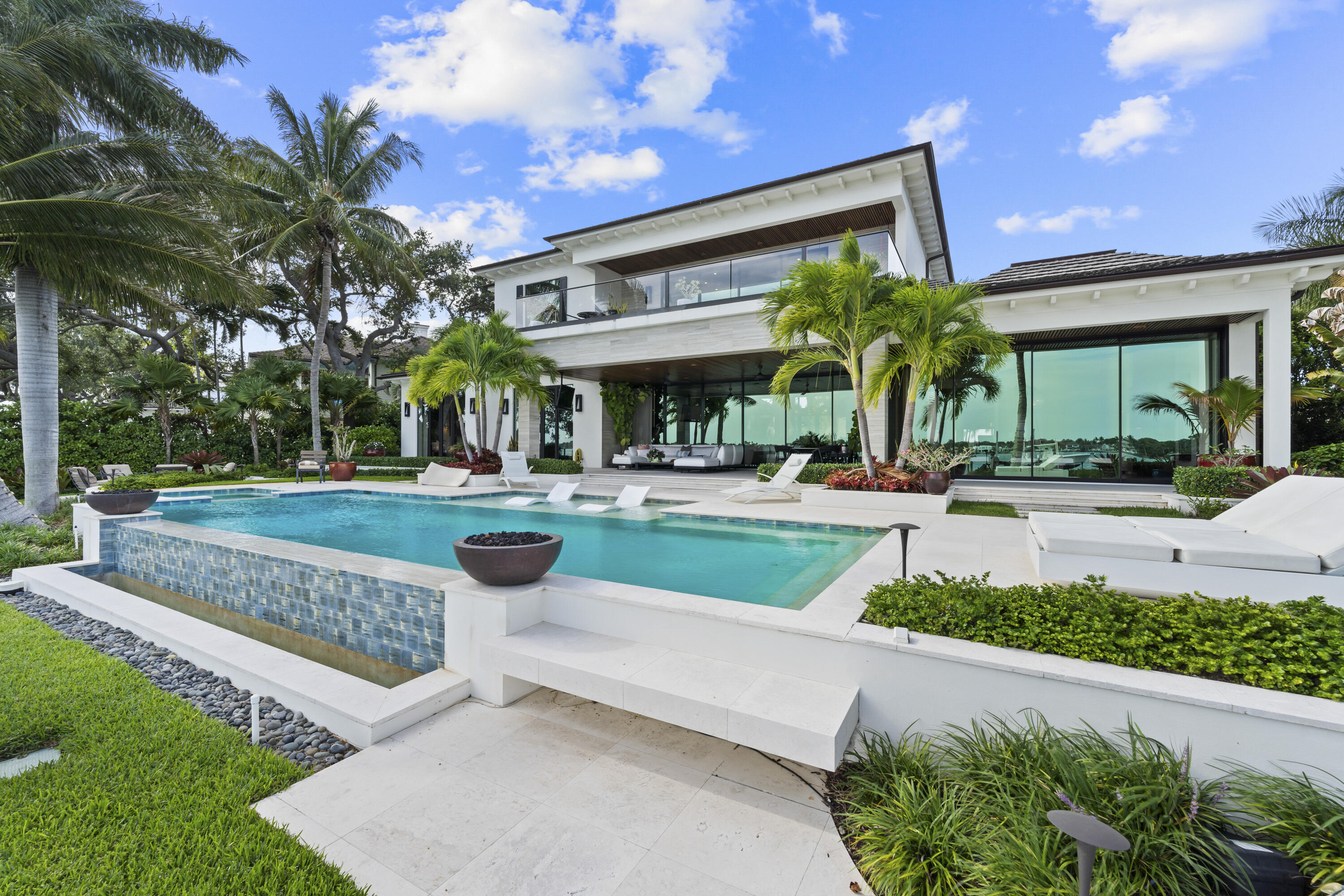ANCHORAGE POINT - Residential