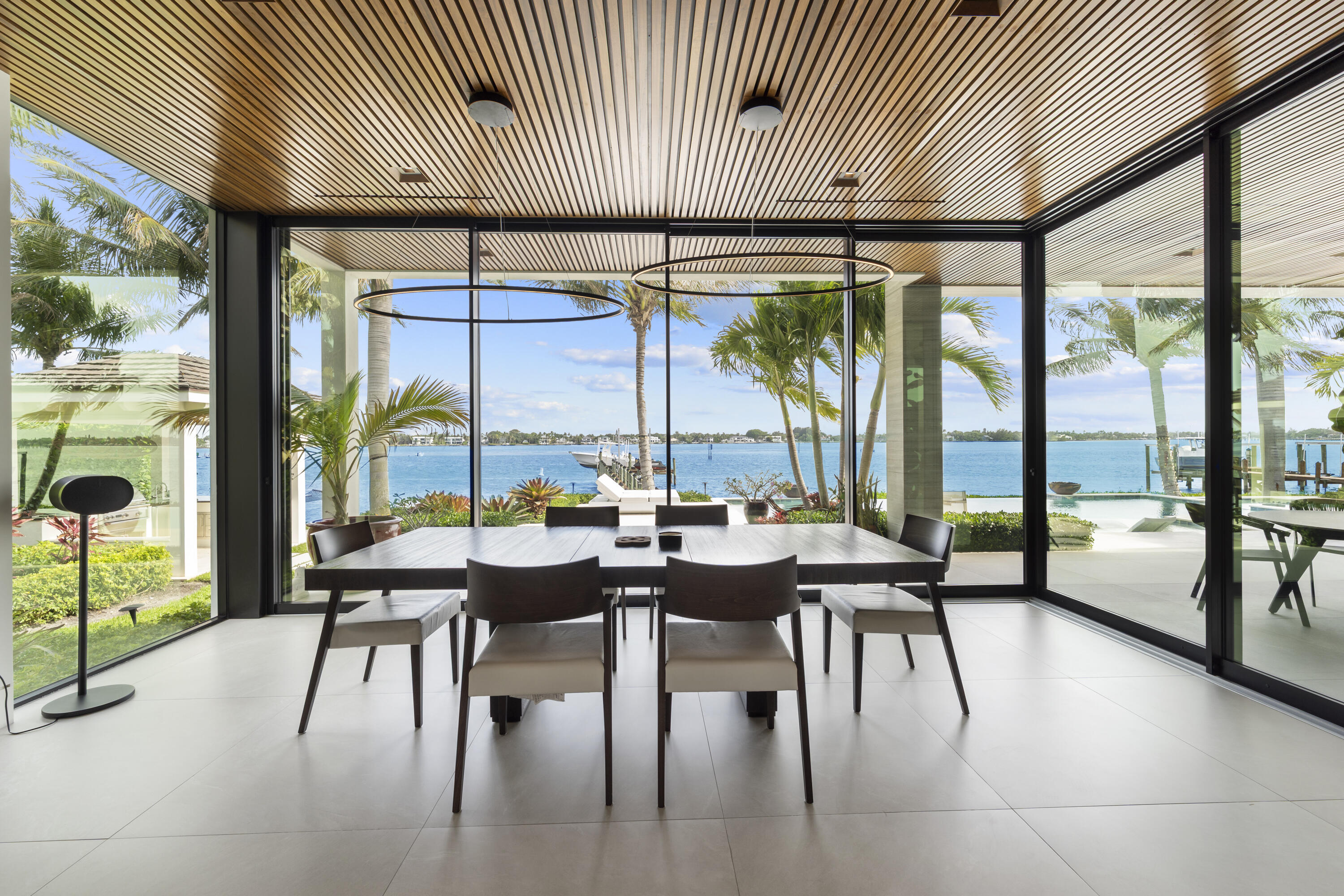 ANCHORAGE POINT - Residential