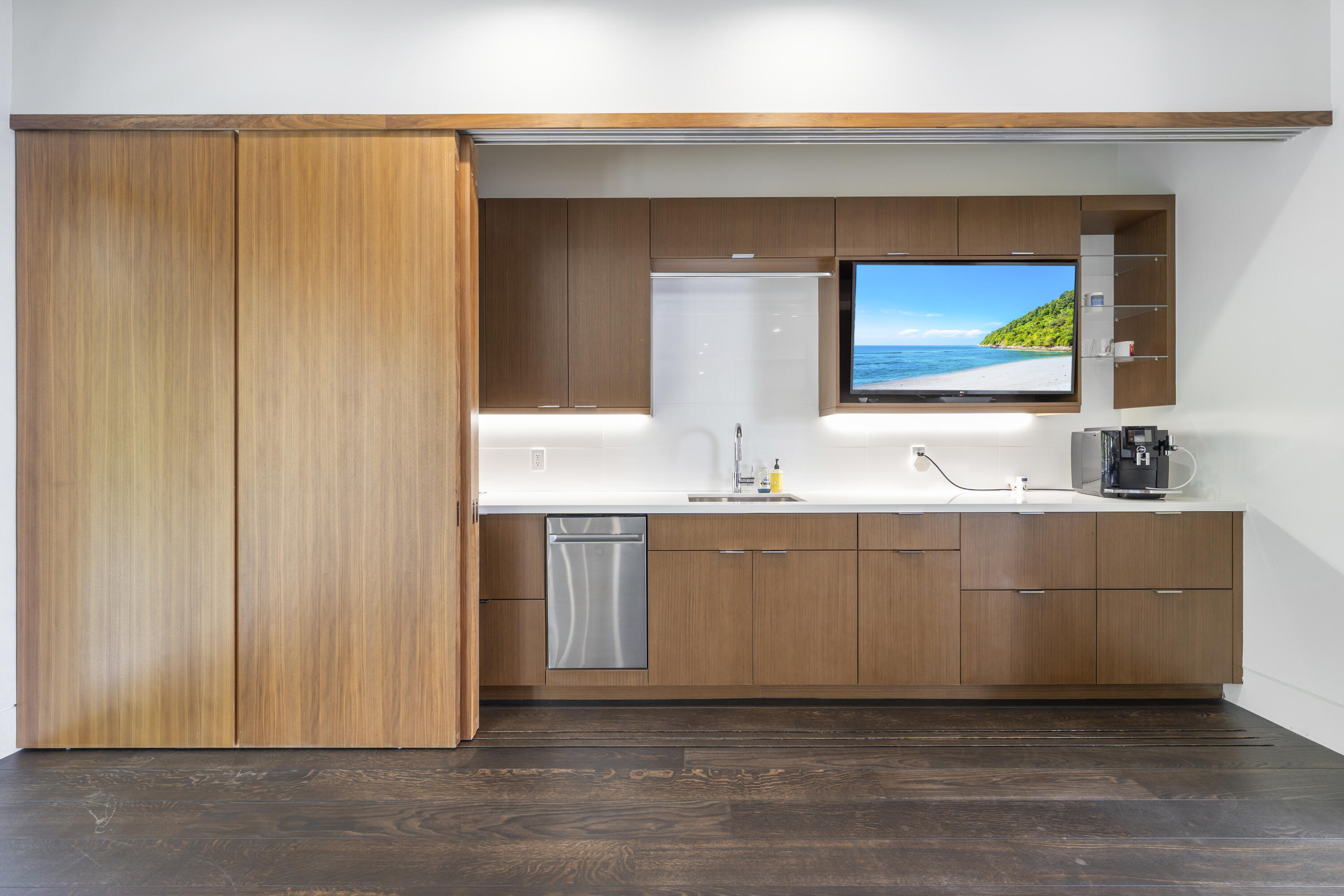 ANCHORAGE POINT - Residential