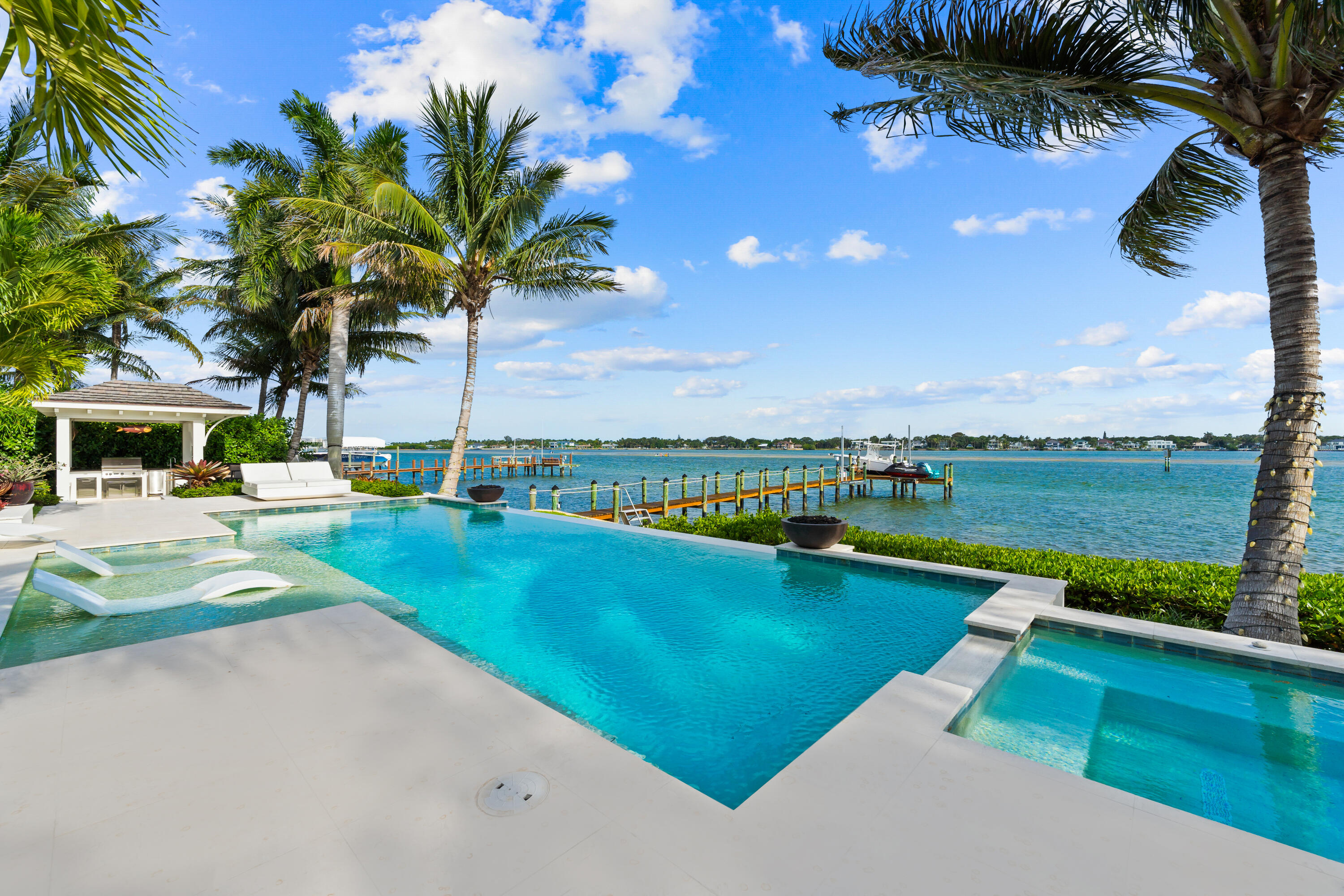 ANCHORAGE POINT - Residential