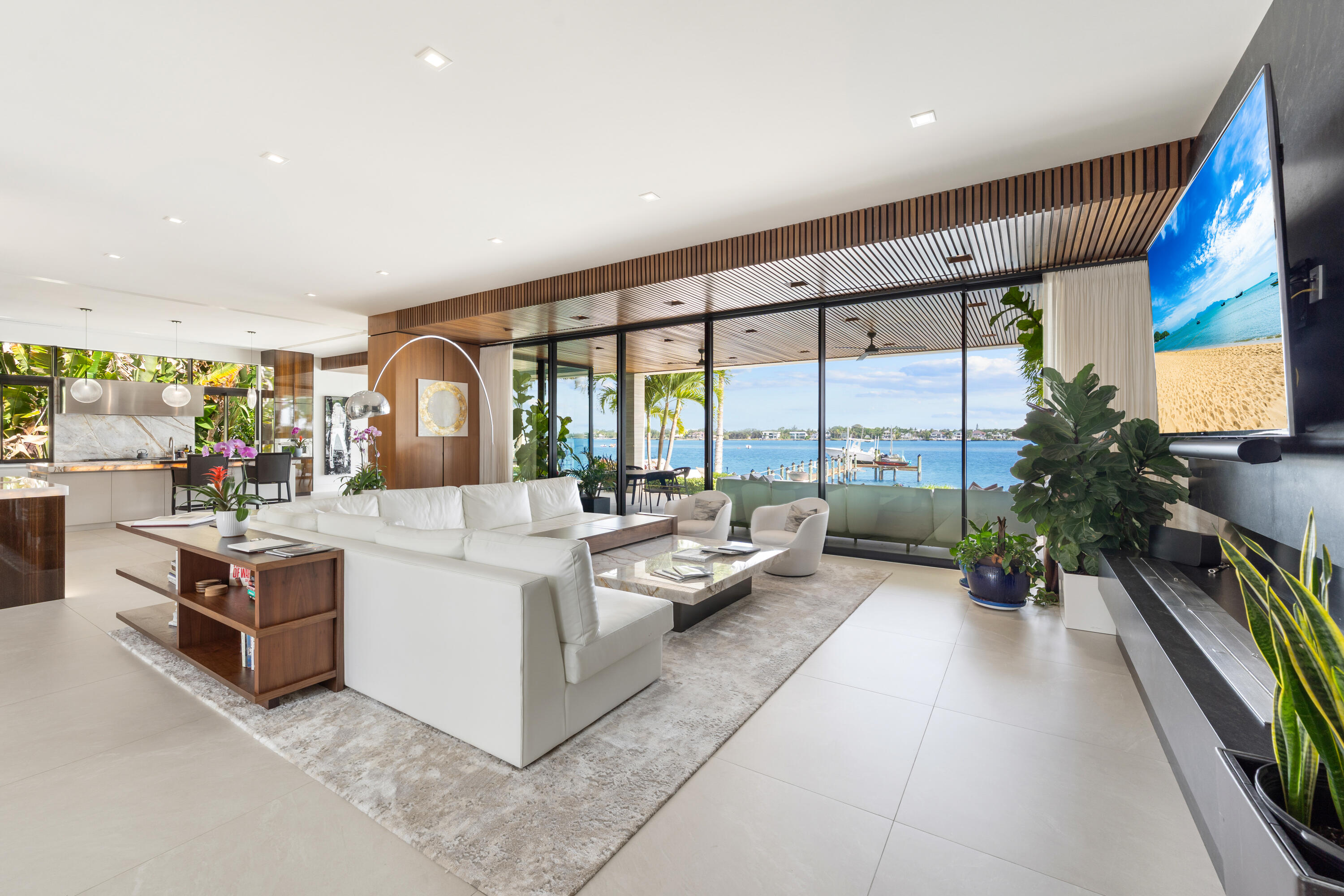 ANCHORAGE POINT - Residential