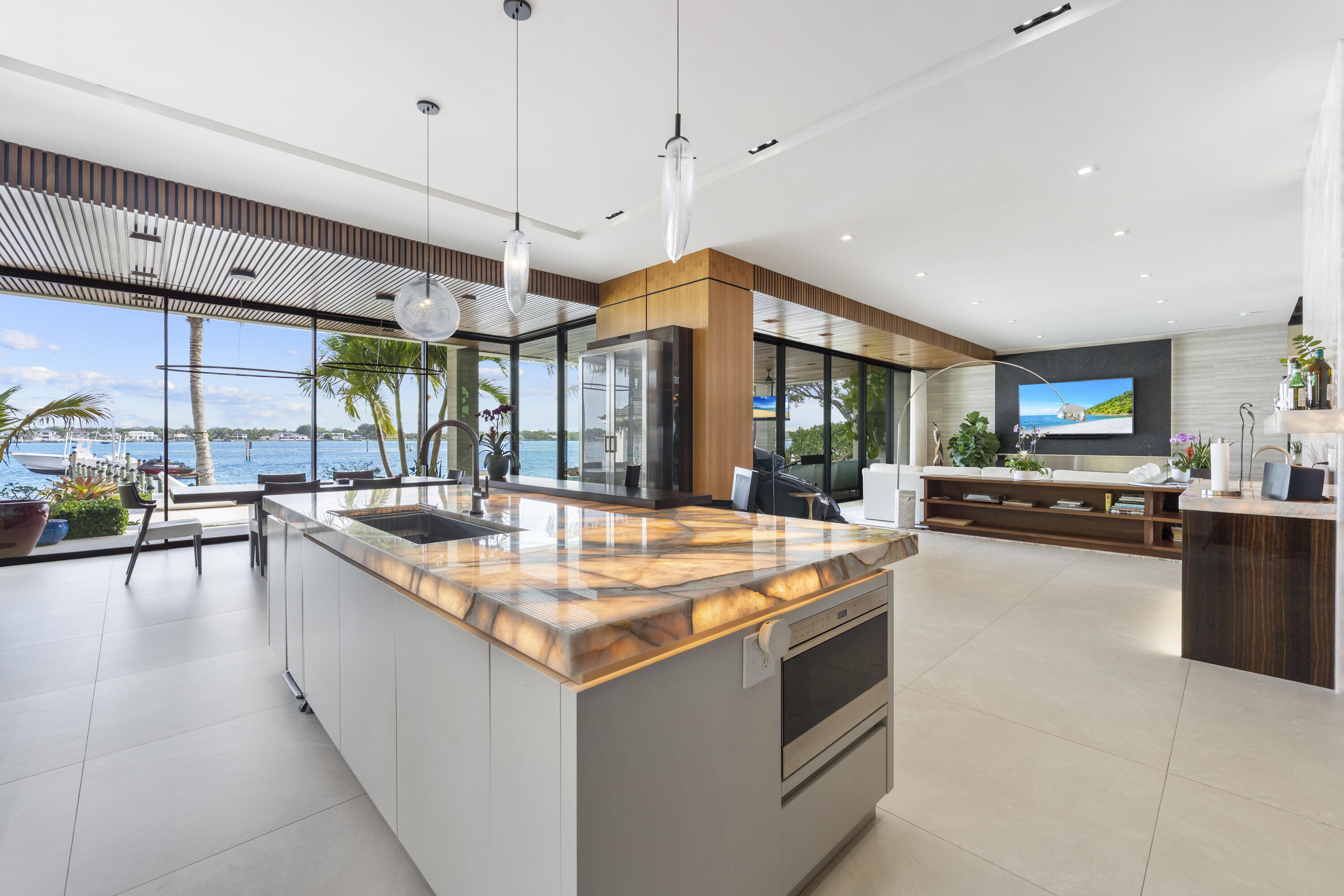 ANCHORAGE POINT - Residential