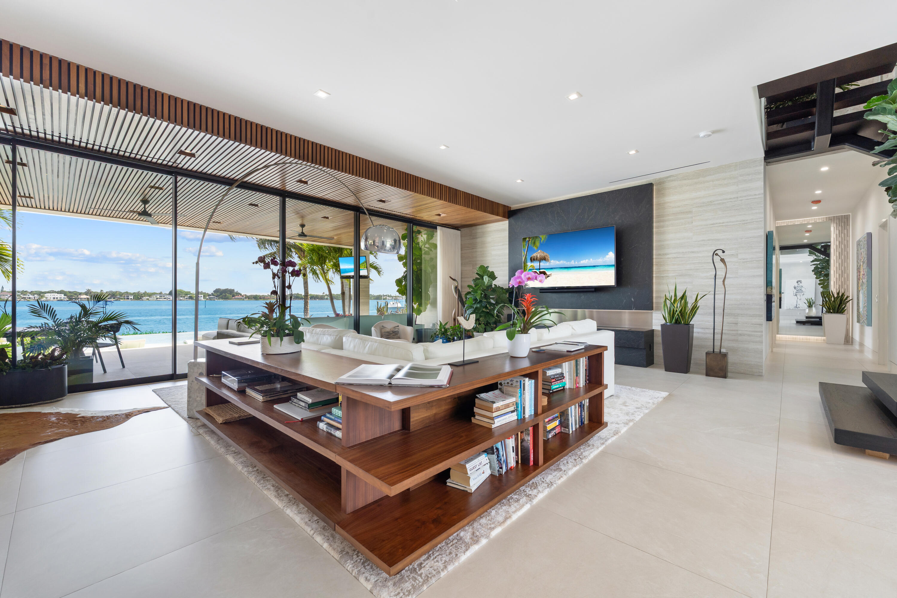 ANCHORAGE POINT - Residential
