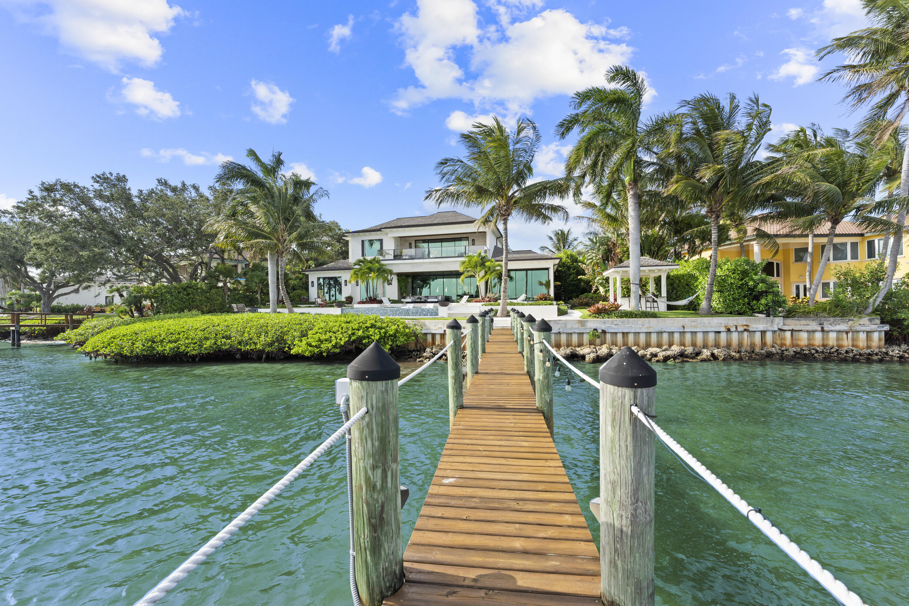 ANCHORAGE POINT - Residential