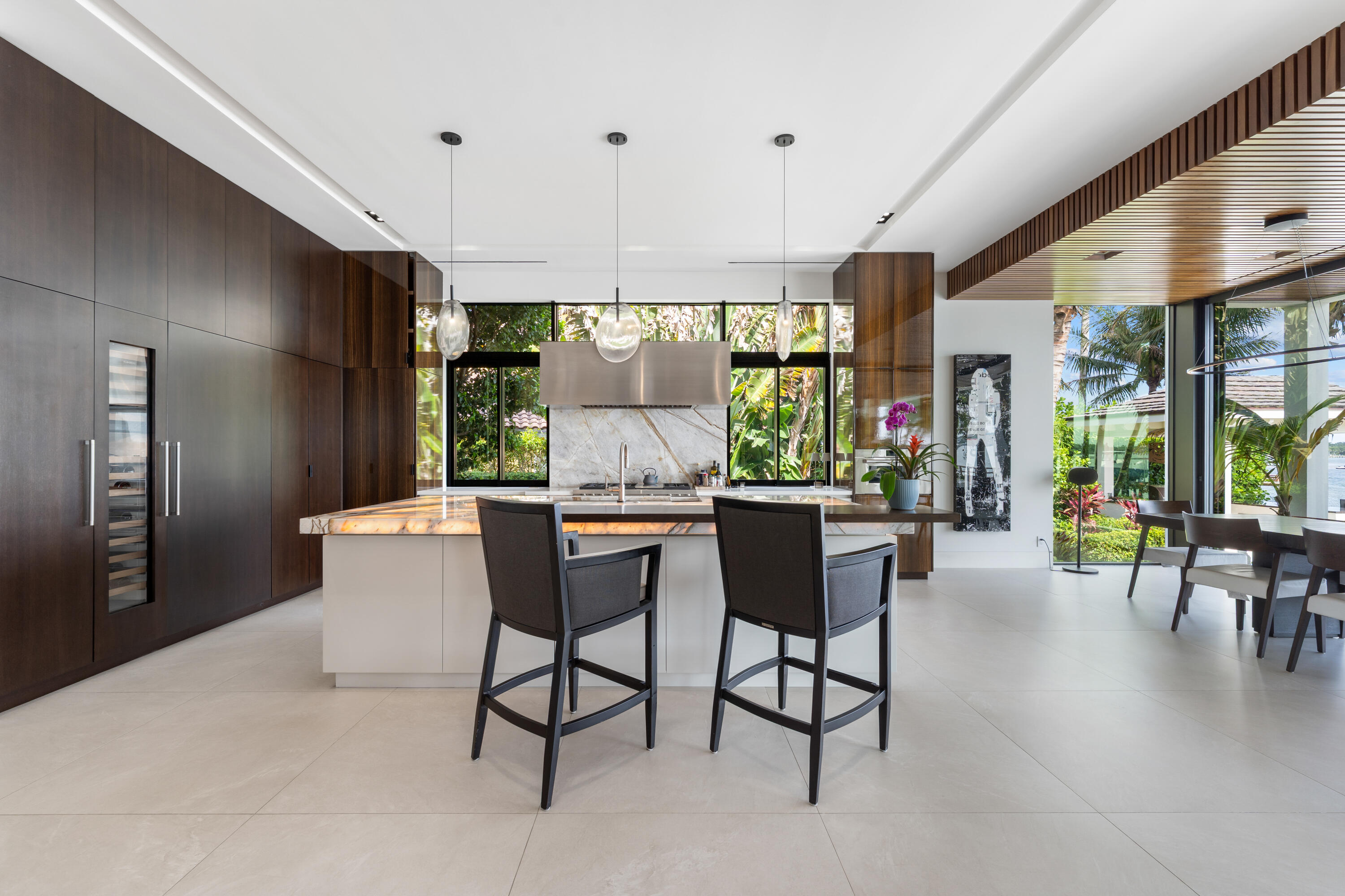 ANCHORAGE POINT - Residential