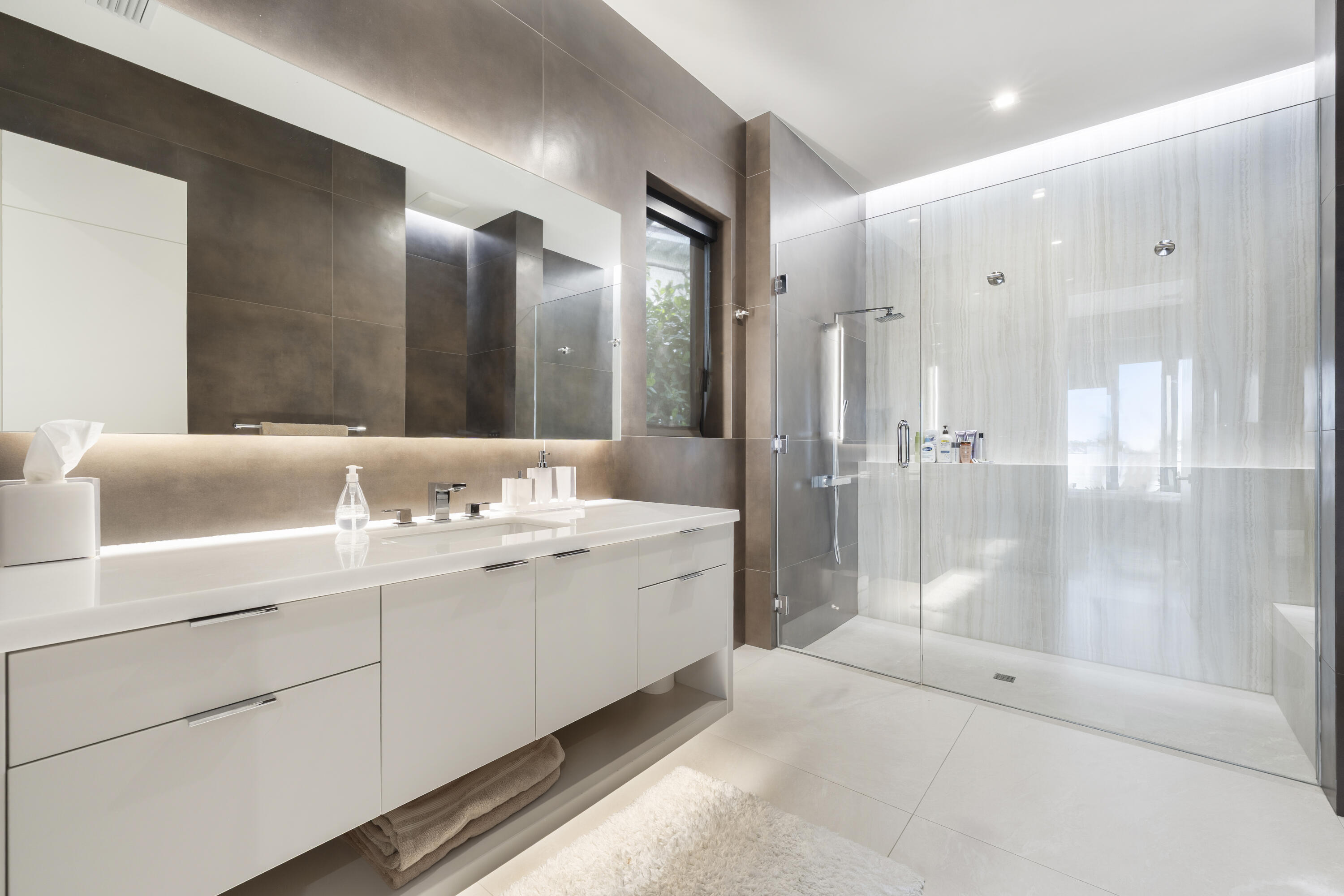 ANCHORAGE POINT - Residential