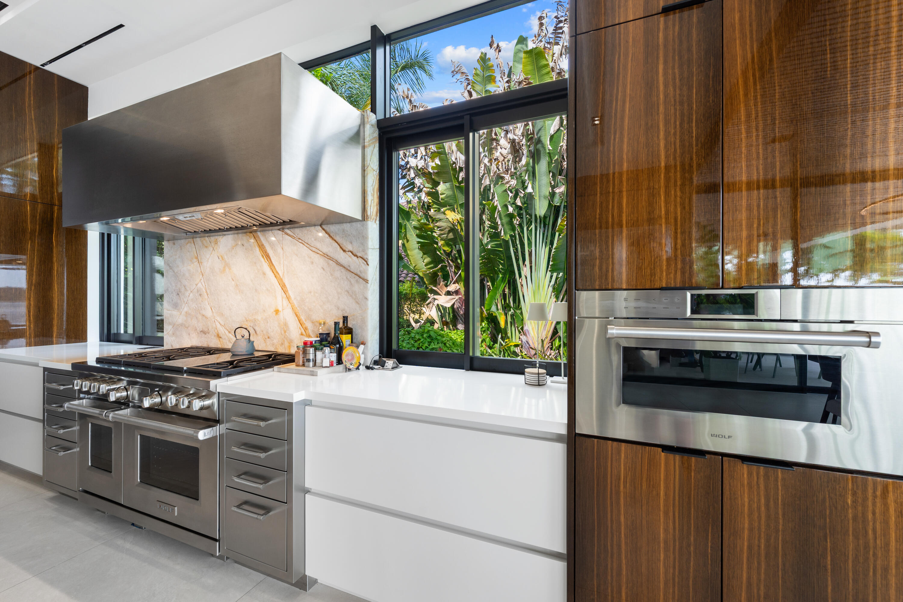 ANCHORAGE POINT - Residential